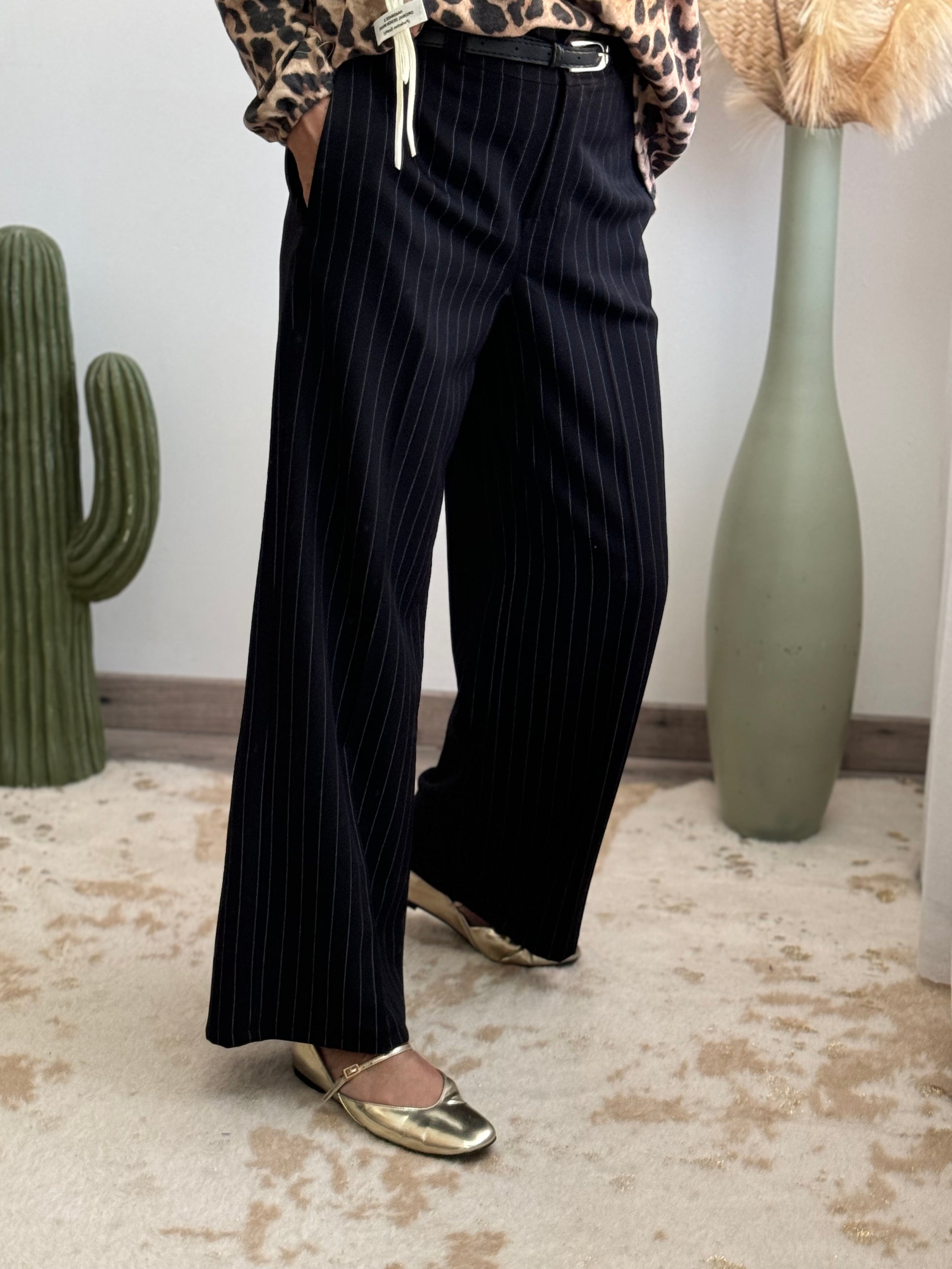 Pantalon noir fines rayures