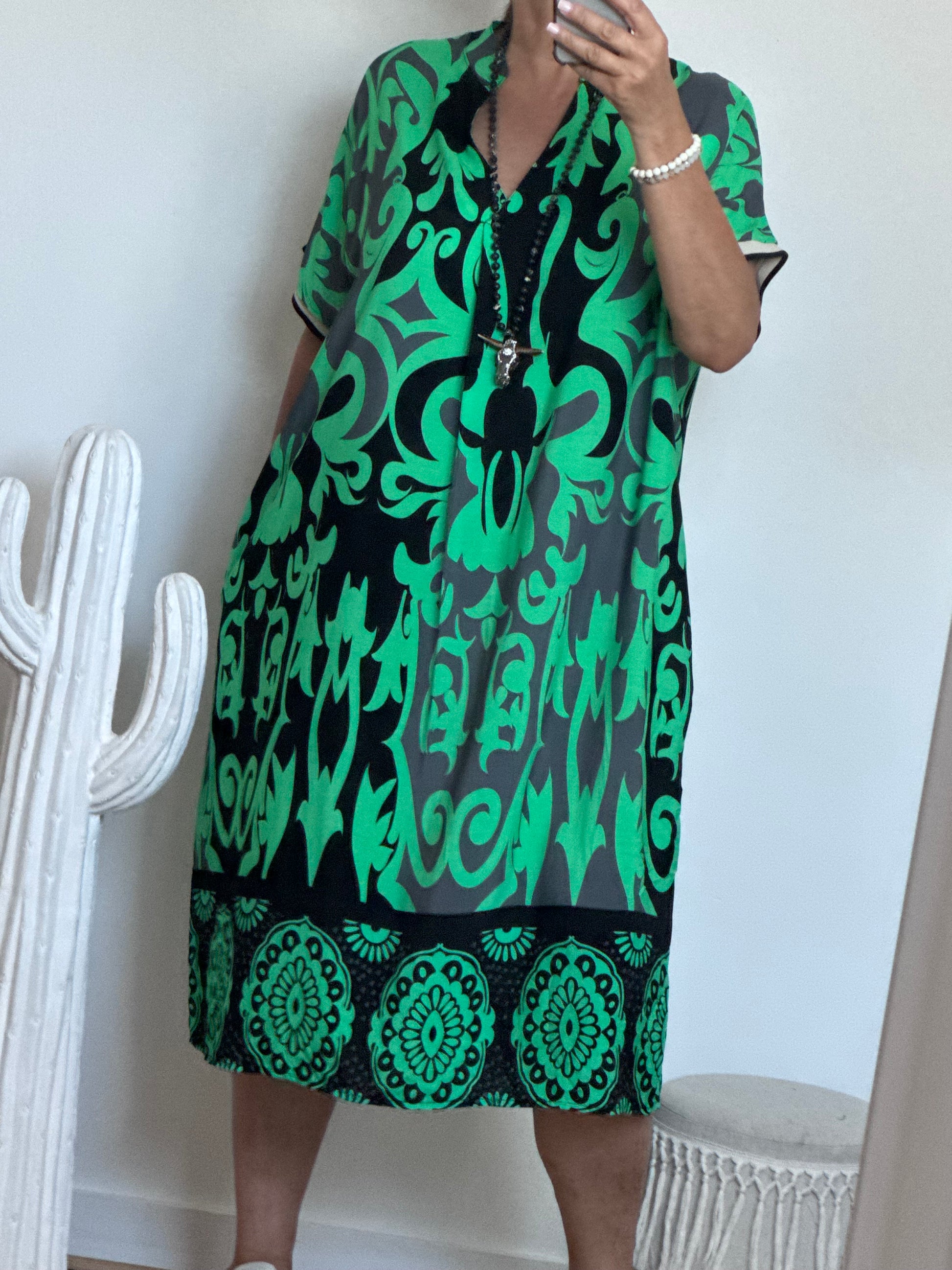 Robe arabesque verte et noire TU 40/48