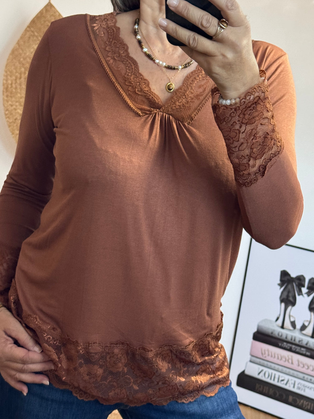 Top dentelle camel