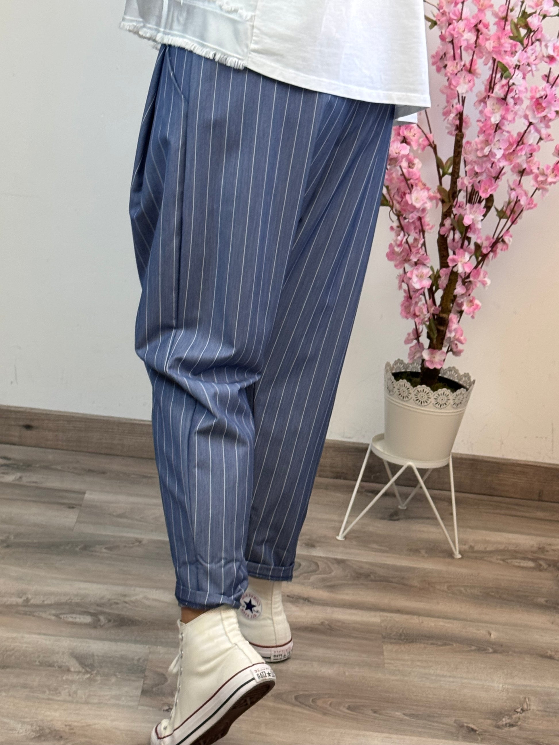 Pantalon saroual bleu rayé