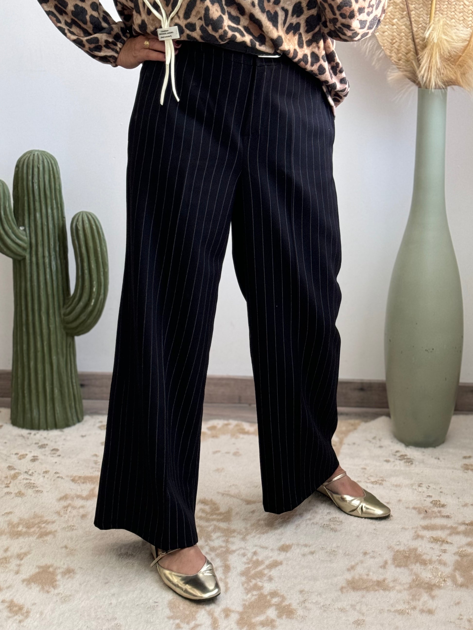 Pantalon noir fines rayures