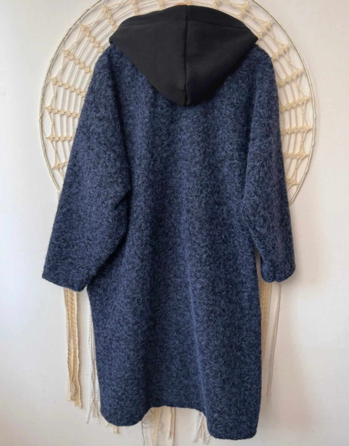 Manteau bouclette bleu capuche noire