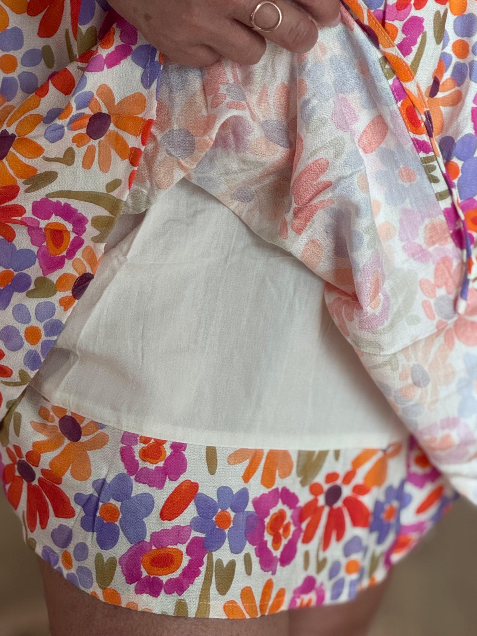 Robe courte fleurs multicolores