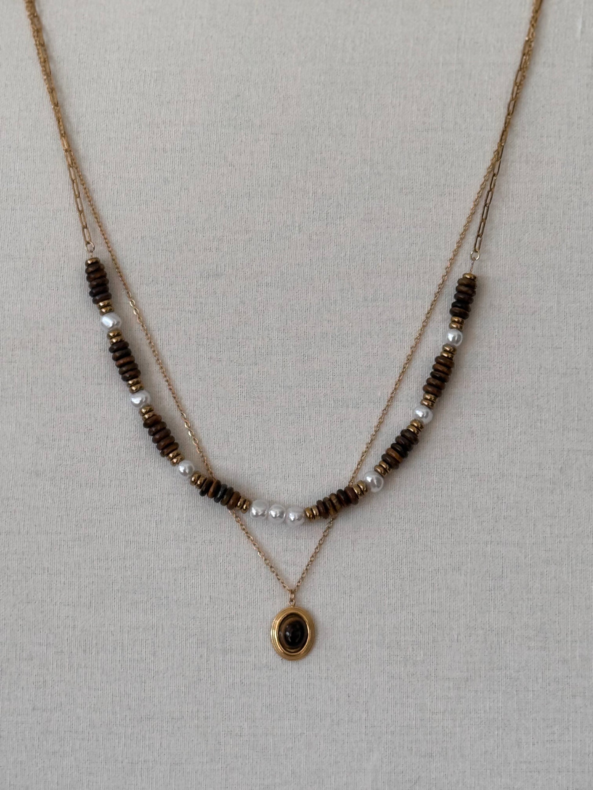 Collier double rang doré perles nacrées et pierre œil de tigre acier