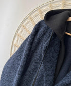 Manteau bouclette bleu capuche noire