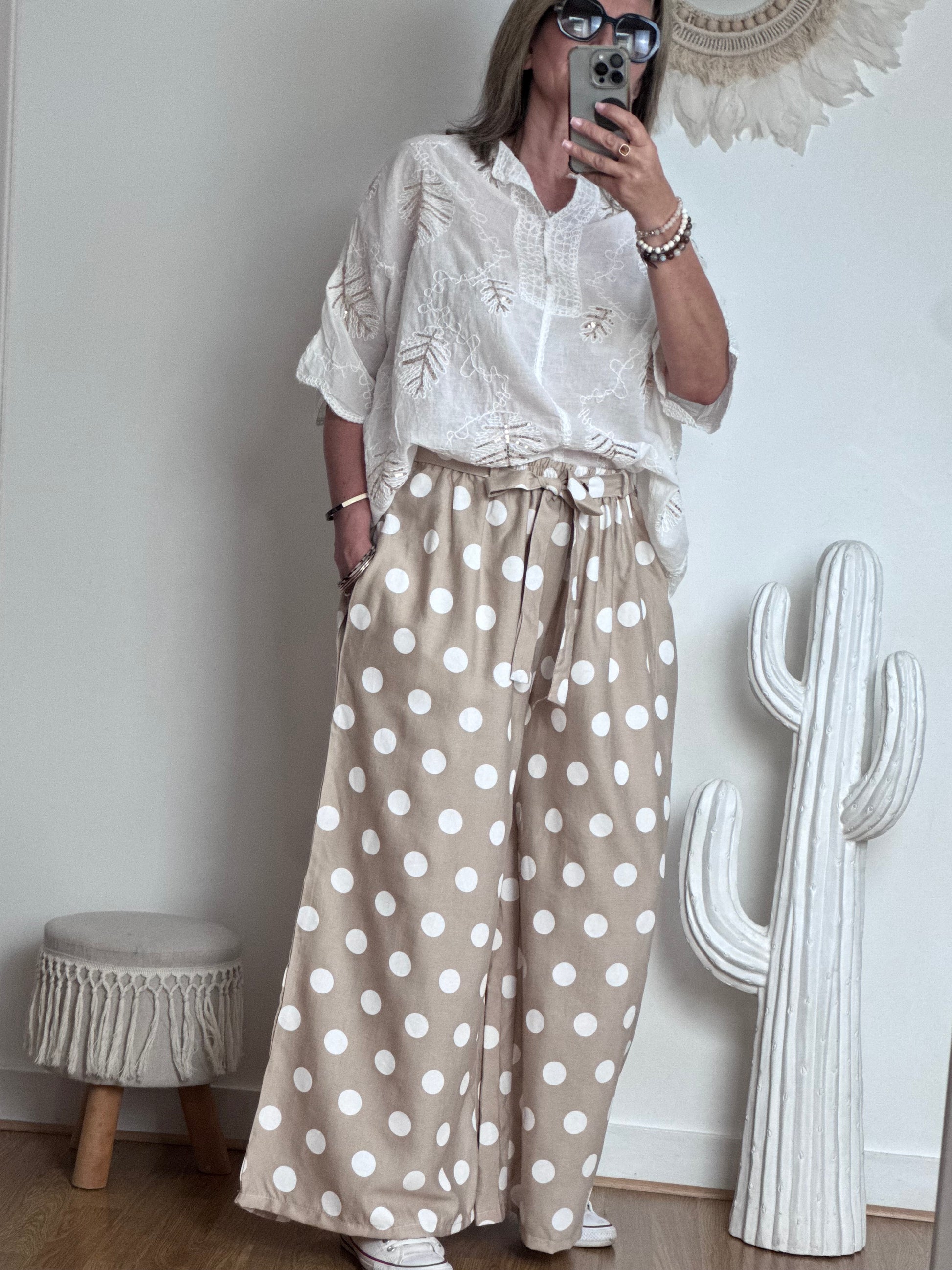 Pantalon à pois beige jolie forme TU 44/50