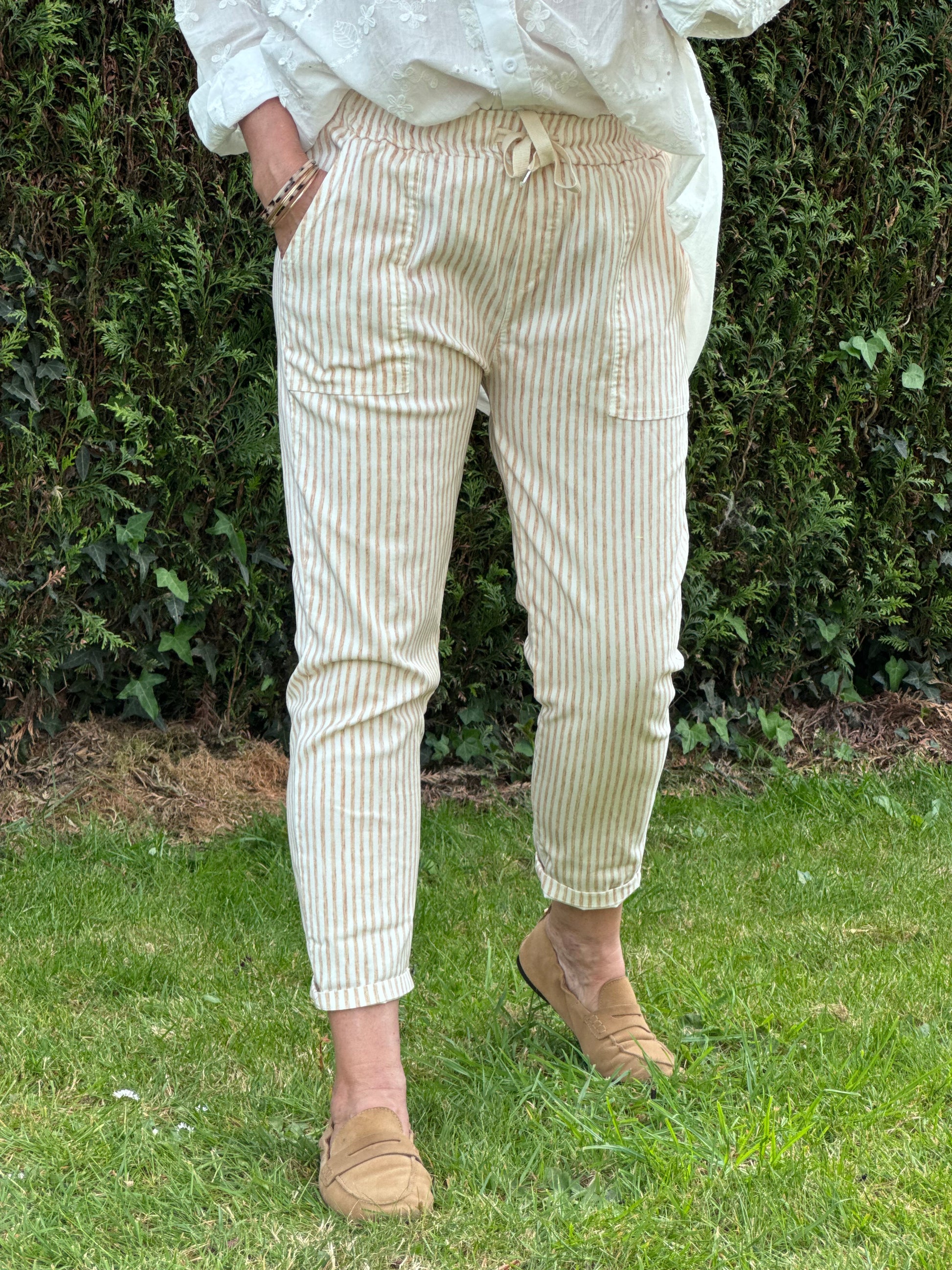 Pantalon confort rayures camel