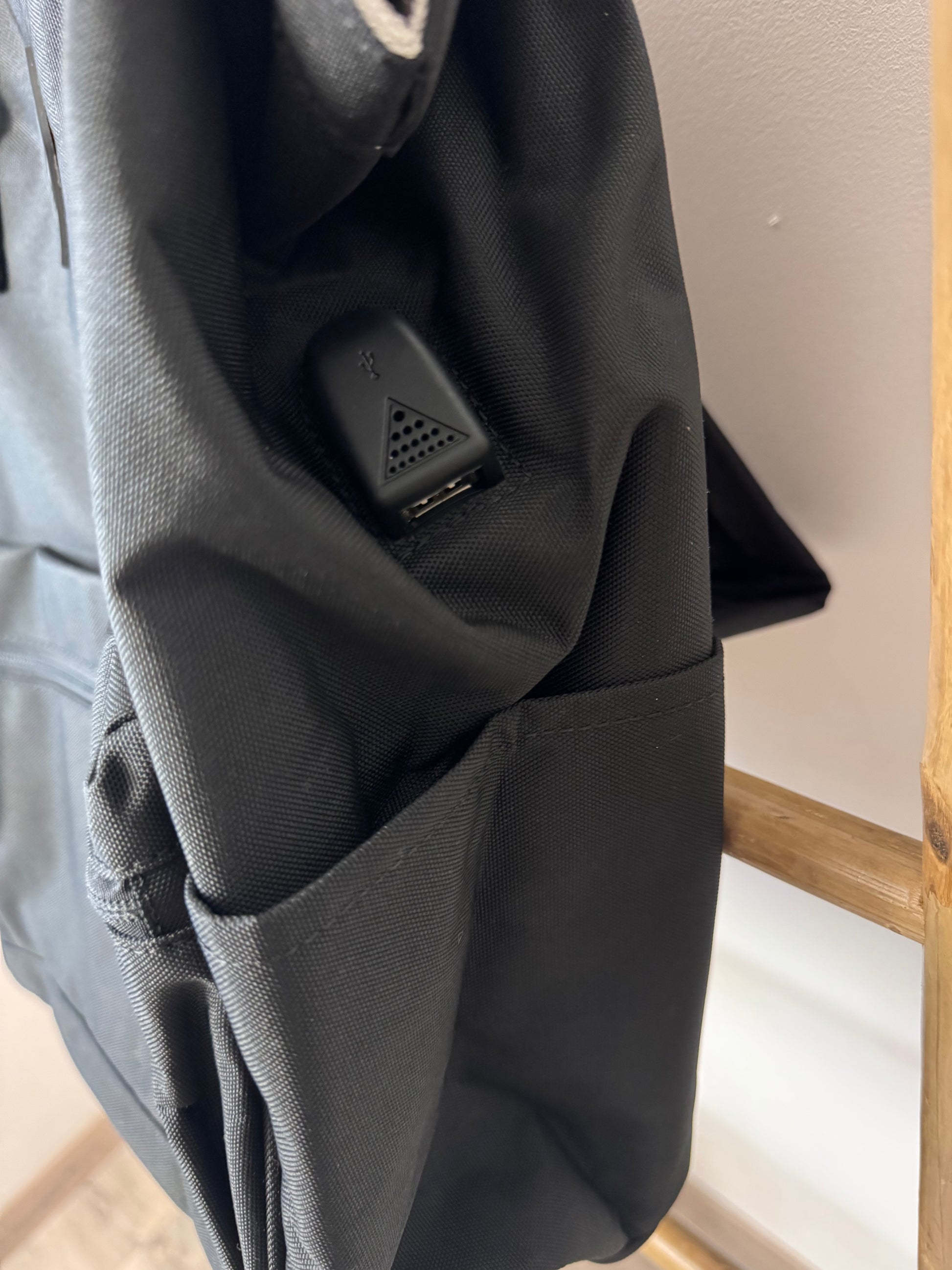 Sac à dos noir multifonctions