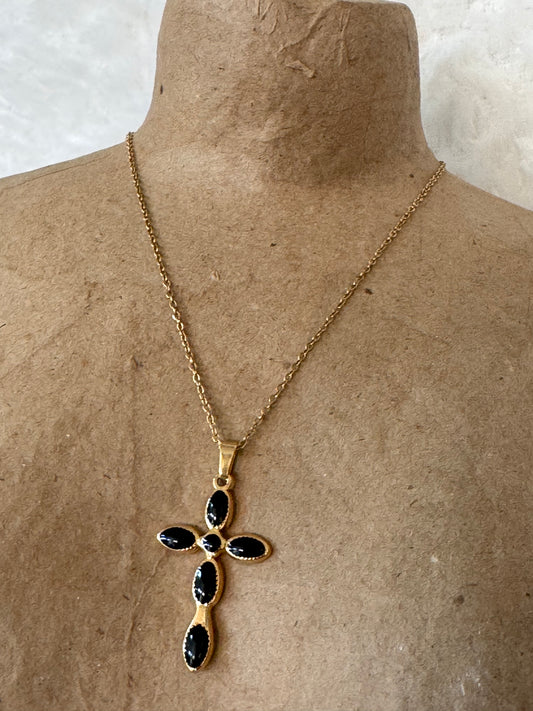 Collier Croix Elégance
Pierres Ovales noires