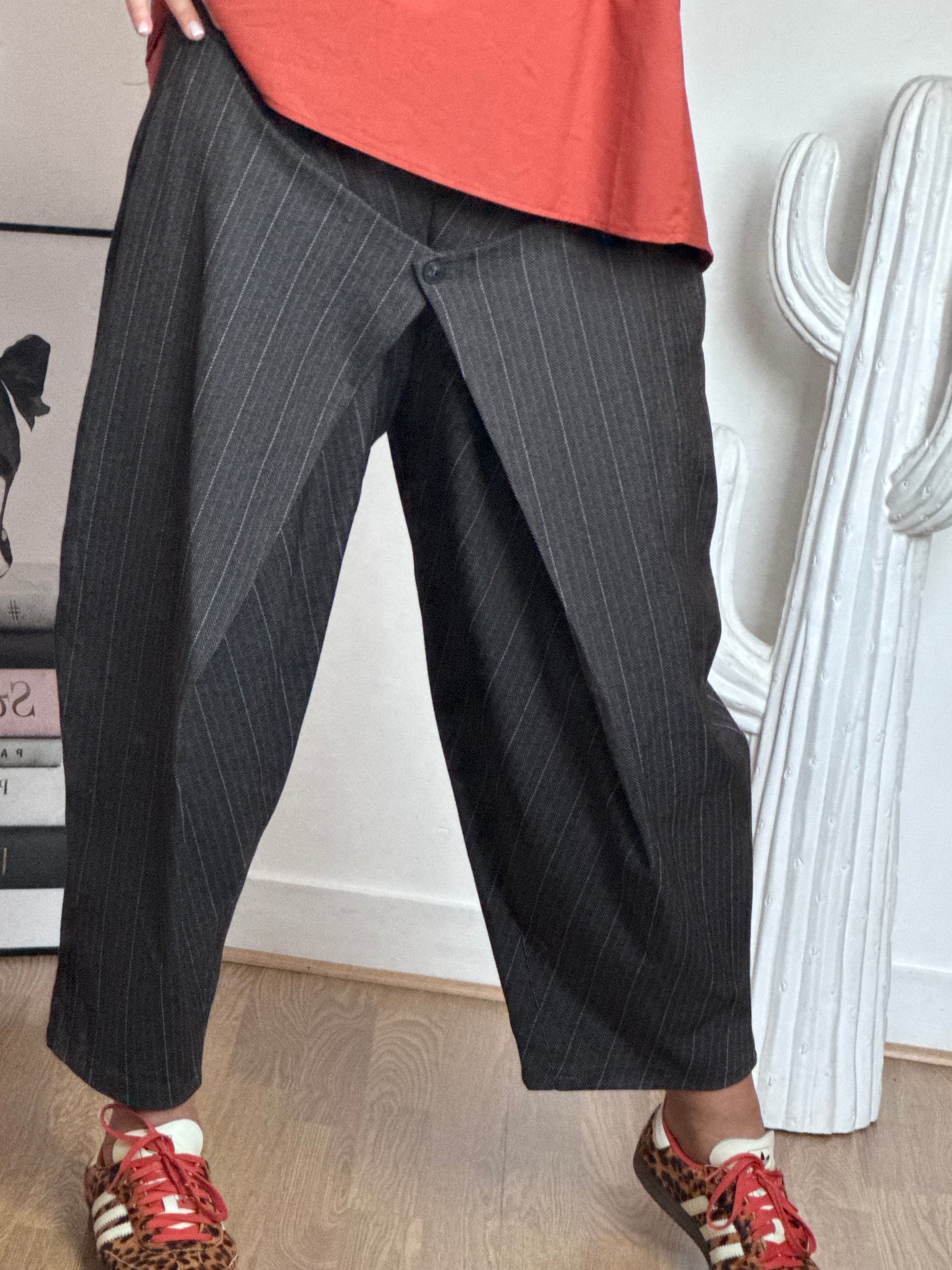 Pantalon Alan marron fines rayures TU 38/48