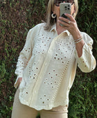 Blouse ou veste brodée beige