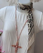 Pendentif croix rose pâle