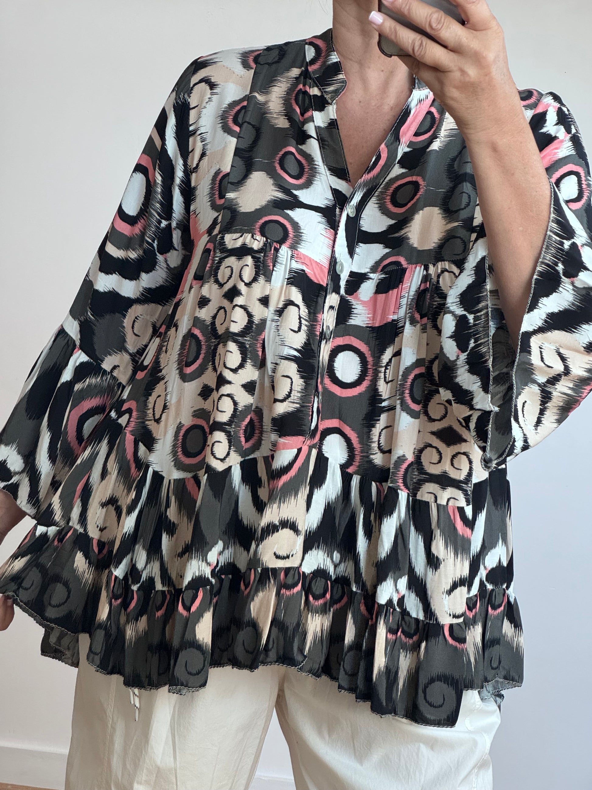 Blouse camélia noire et rose