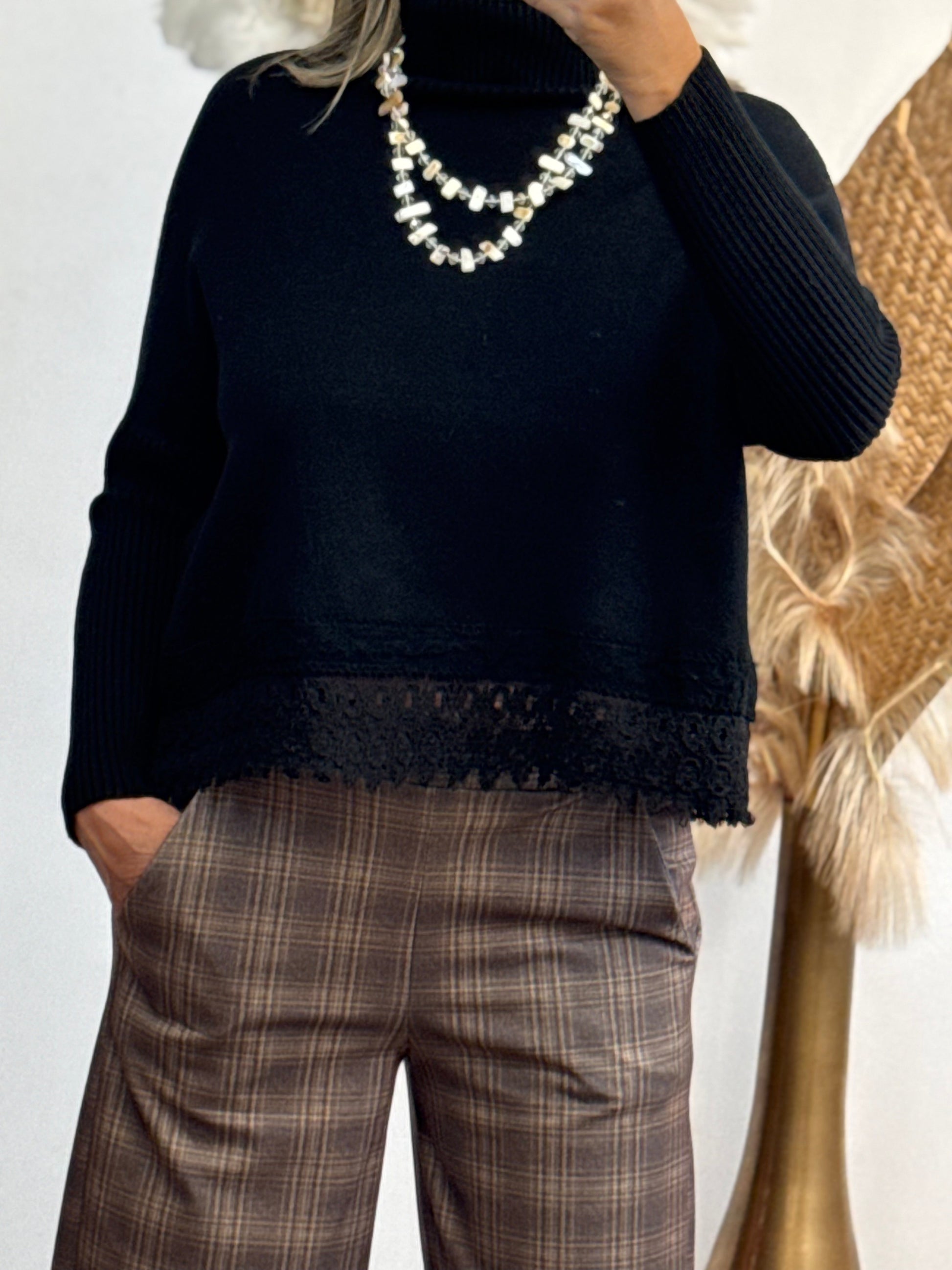 Pull noir broderie TU 38/44