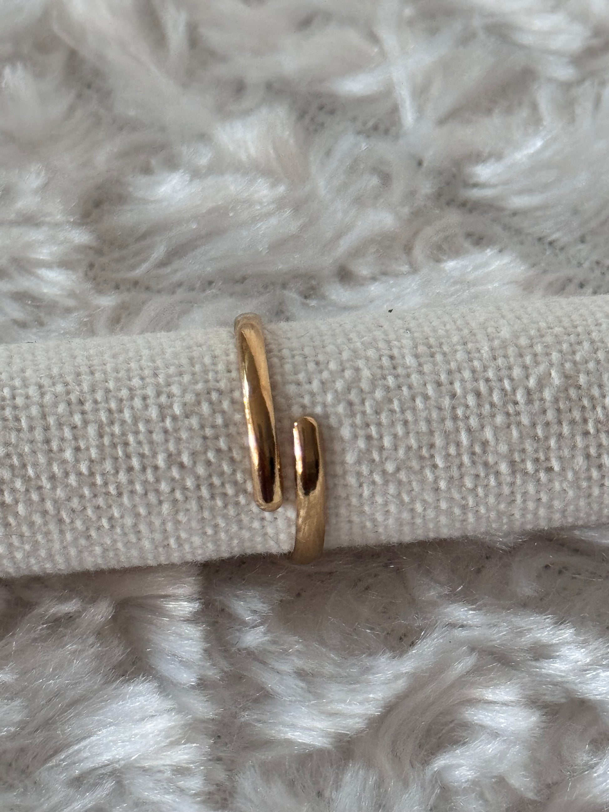 Bague ajustable ovale avec pierre naturelle