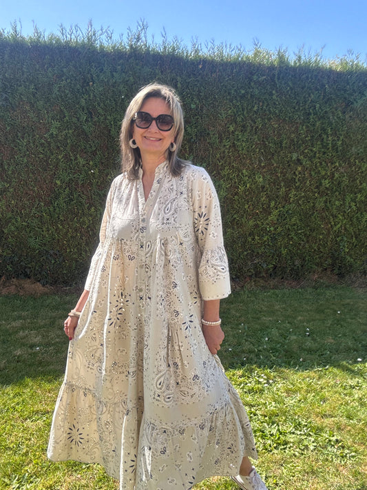 Robe longue bandana et broderie beige