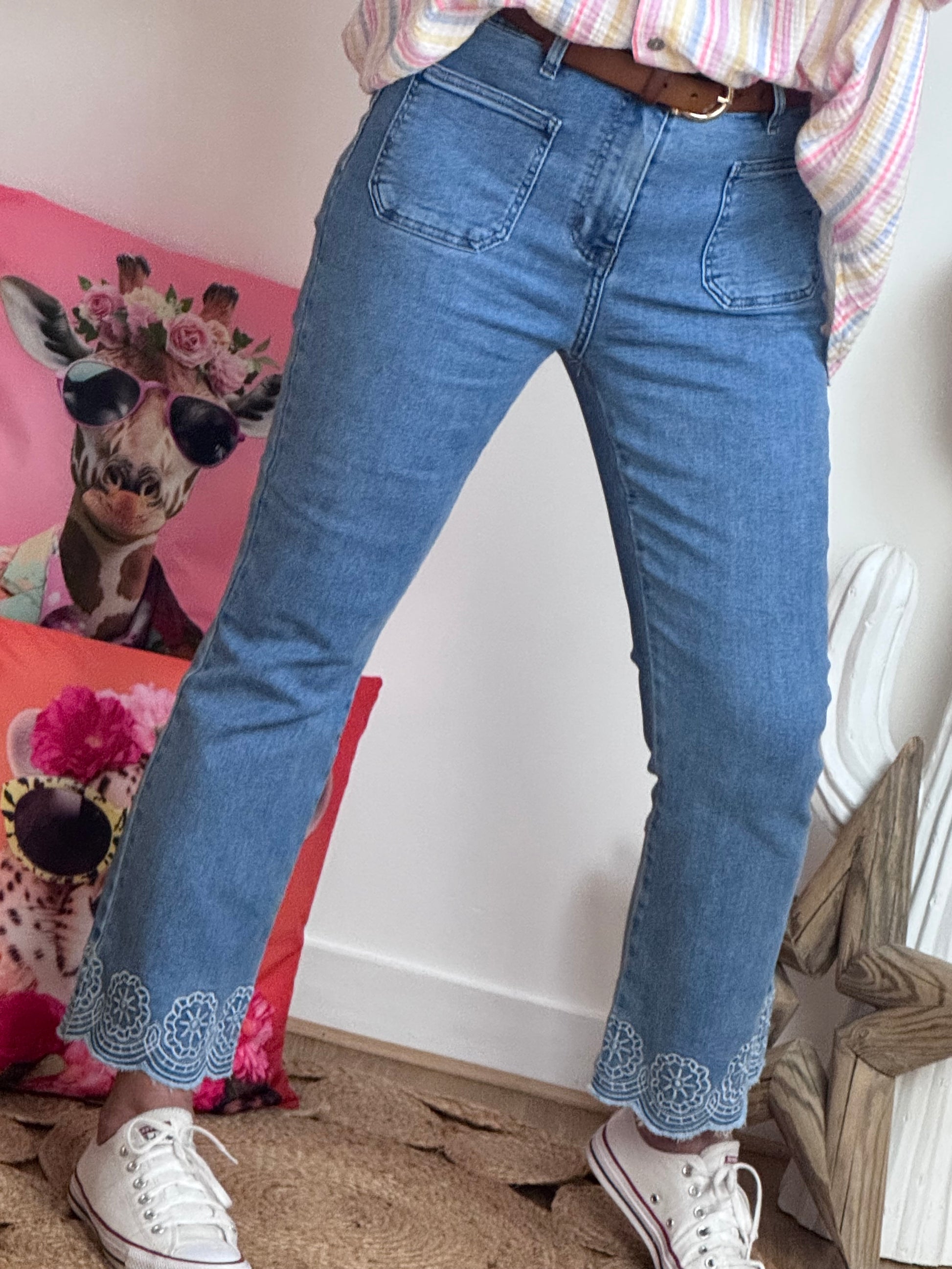 Jeans flare bleu clair brodé