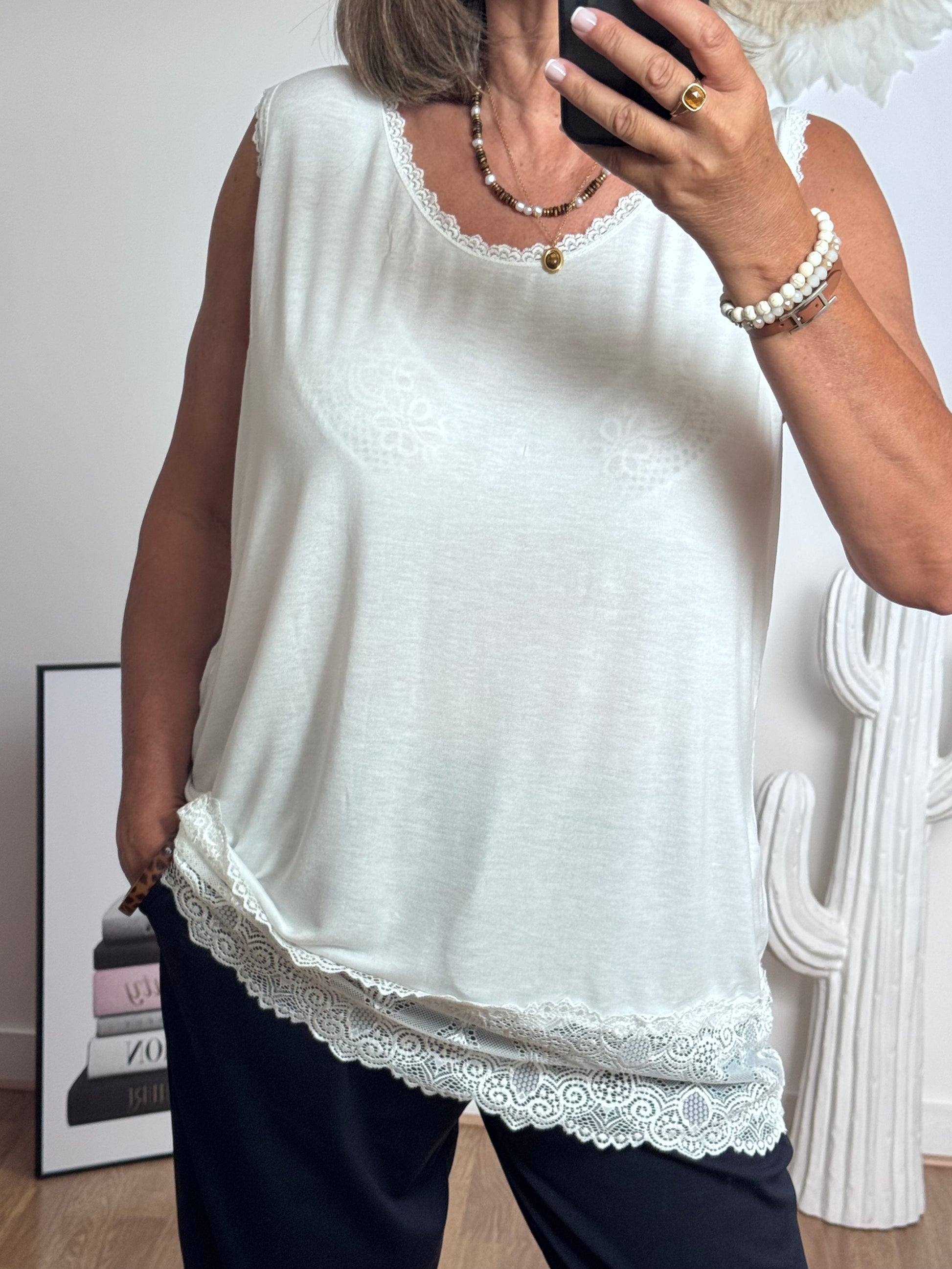 Top débardeur blanc jolie forme