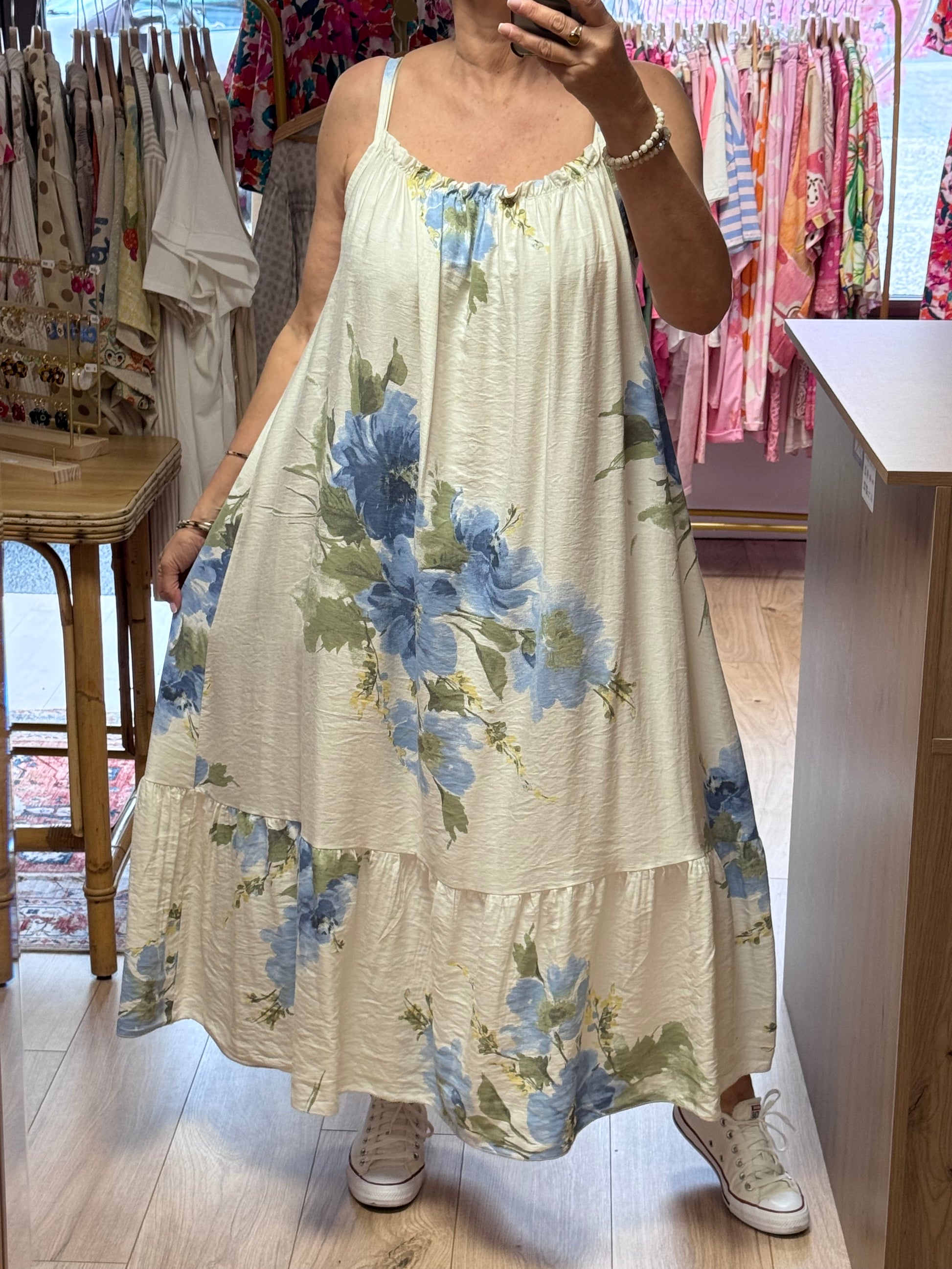Robe longue fleurie blanche