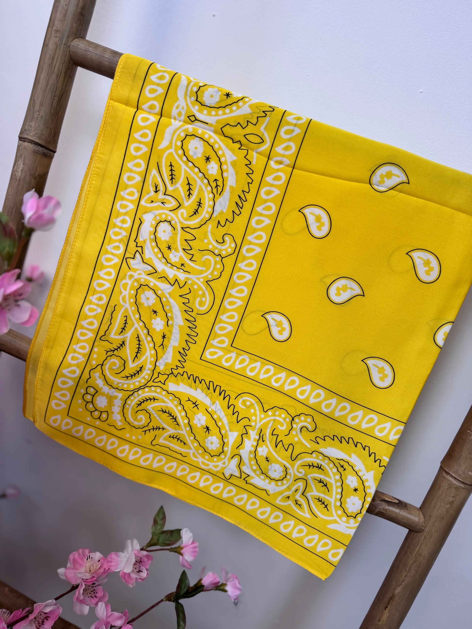 Foulard carré bandana jaune