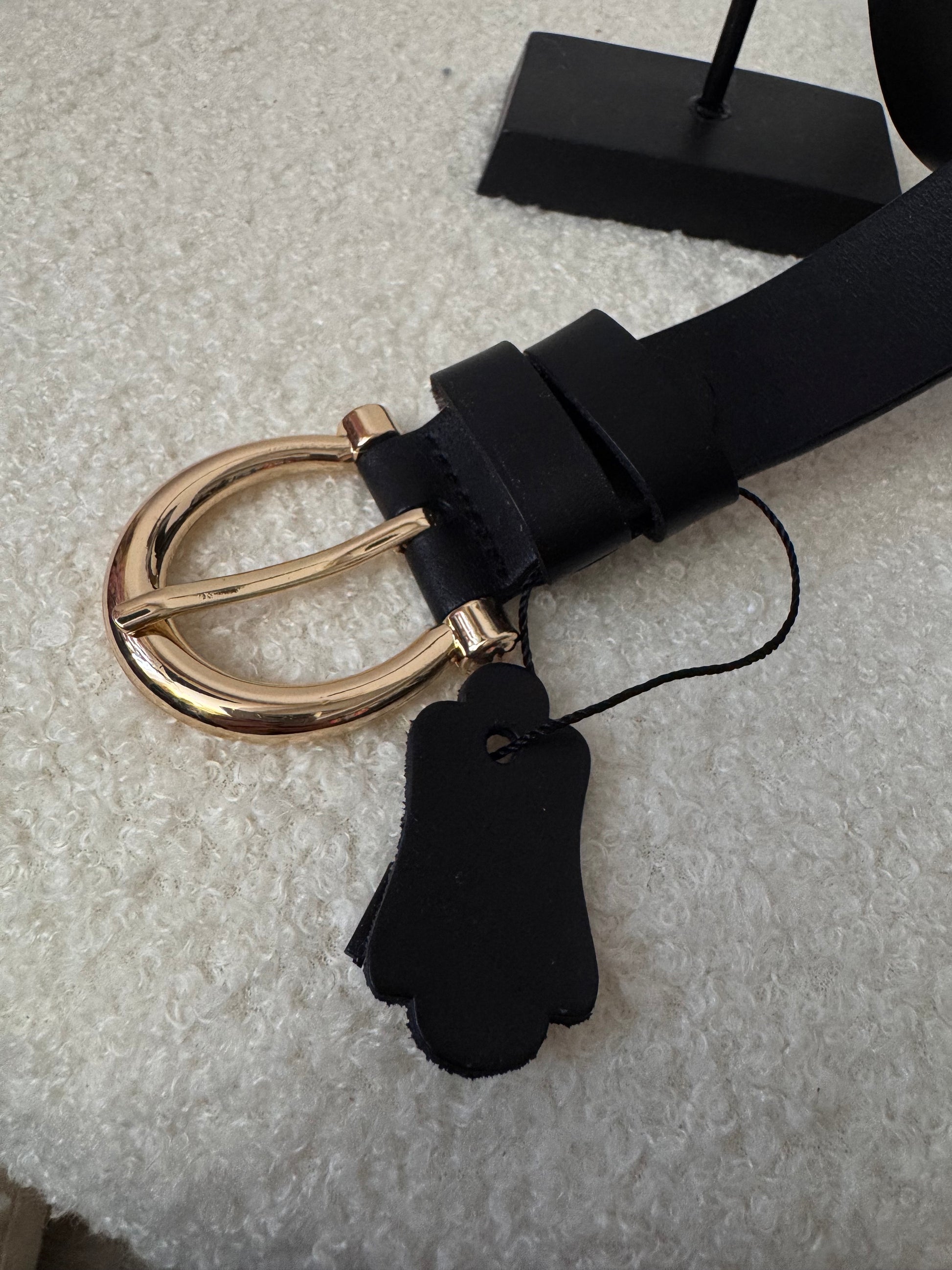 Ceinture cuir noir boucle dorée
