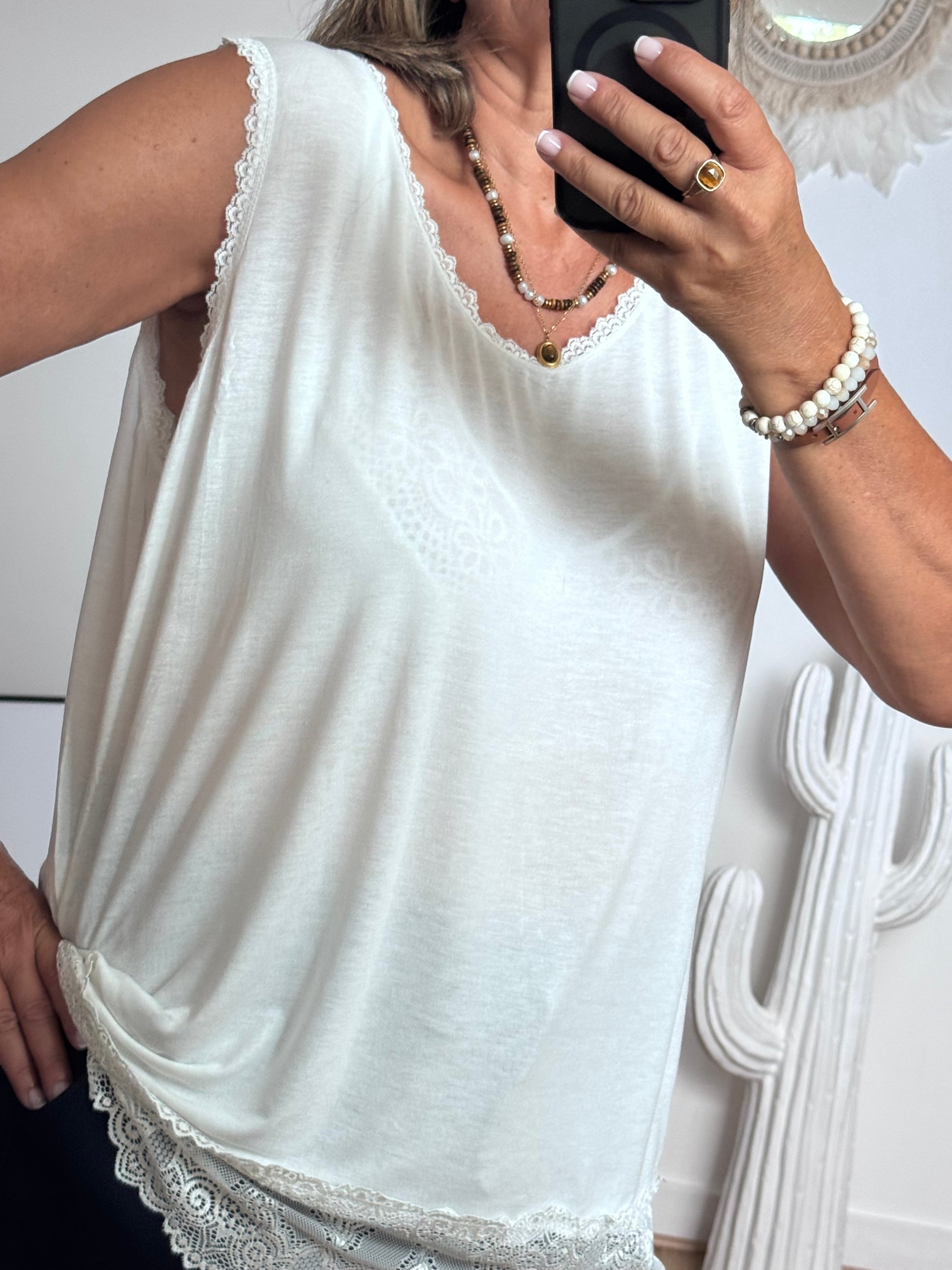 Top débardeur blanc jolie forme