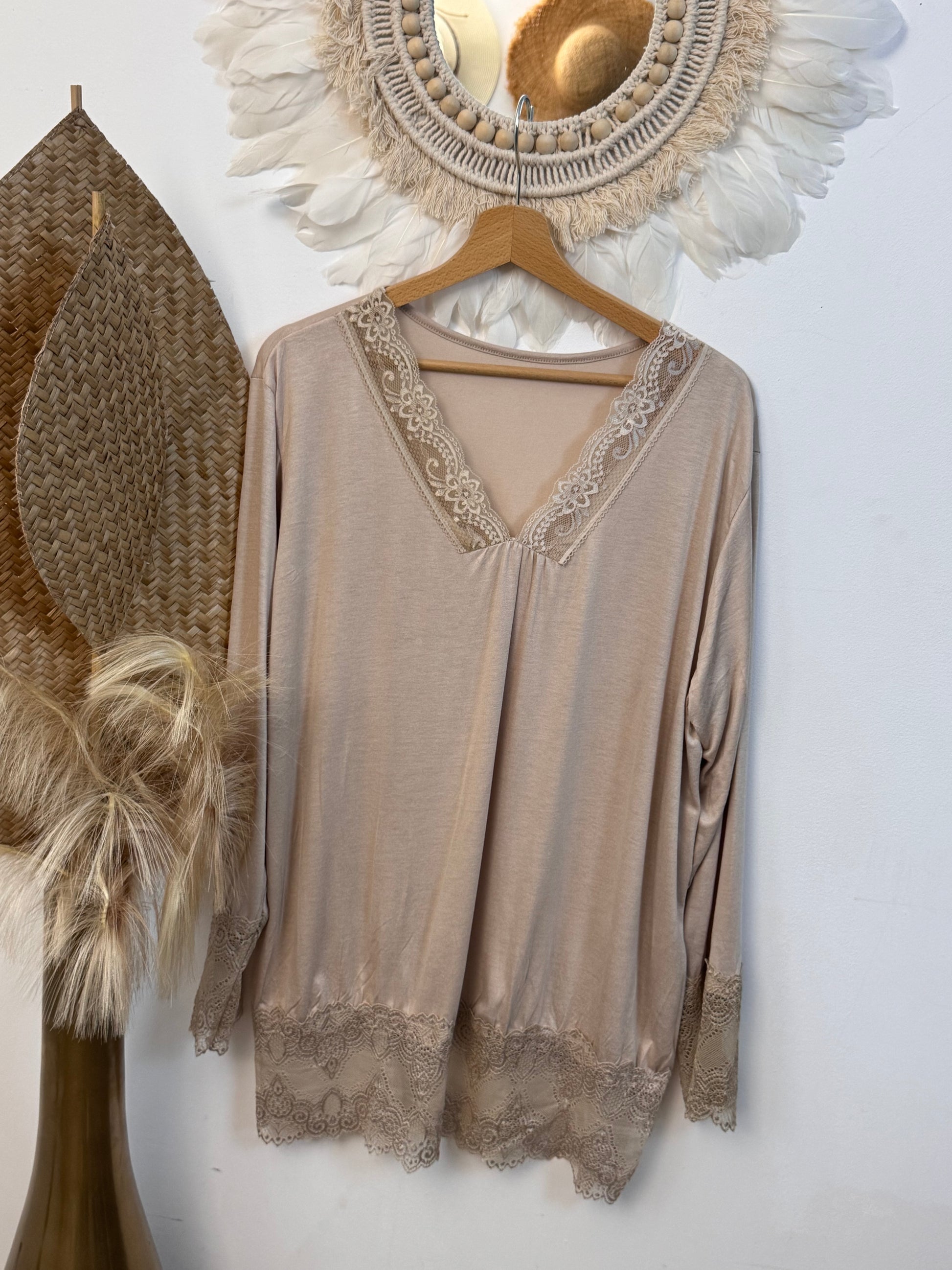 Top dentelle beige TU 40/46 et TU 46/50