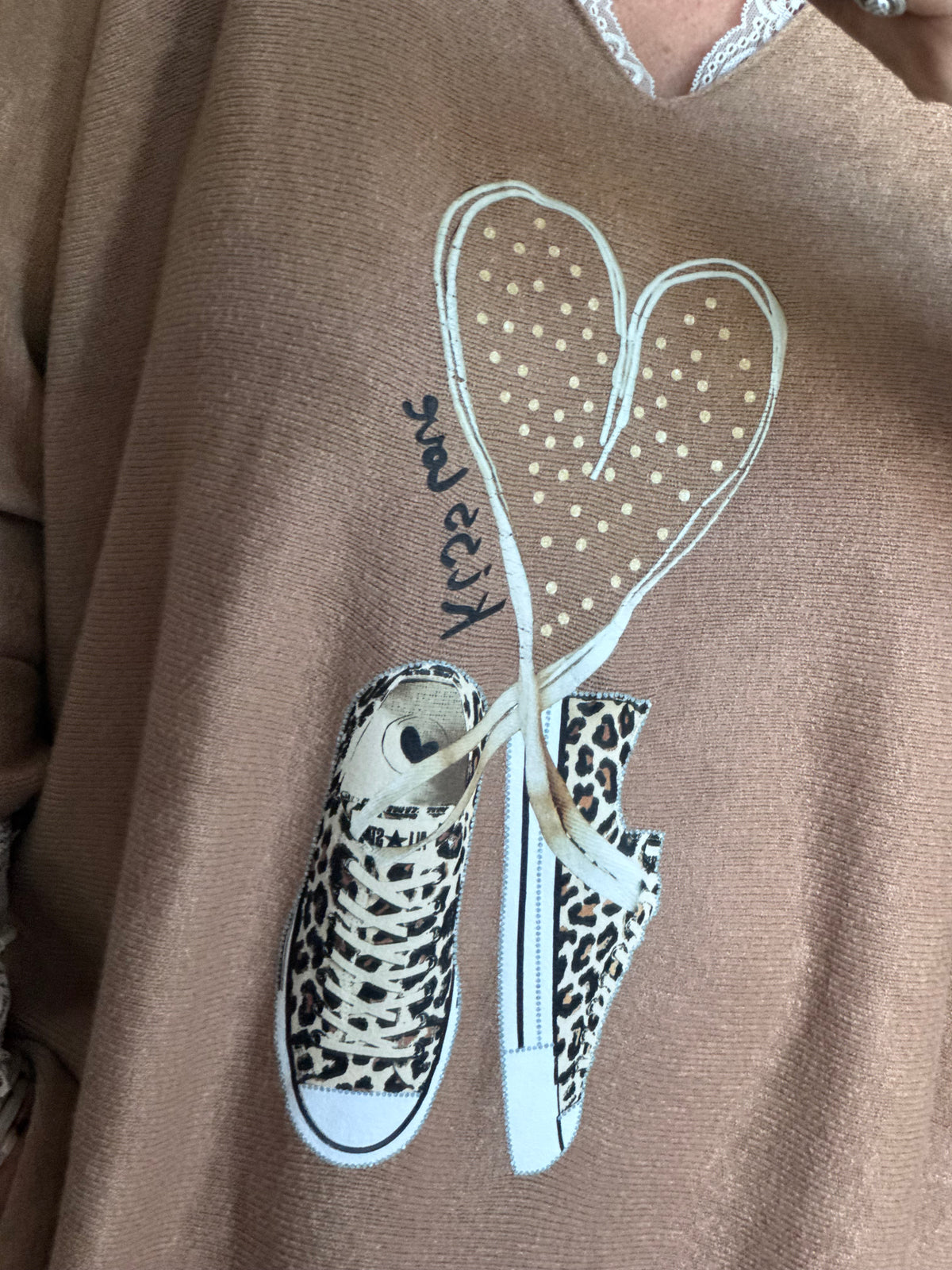 Pull kiss love joli forme camel