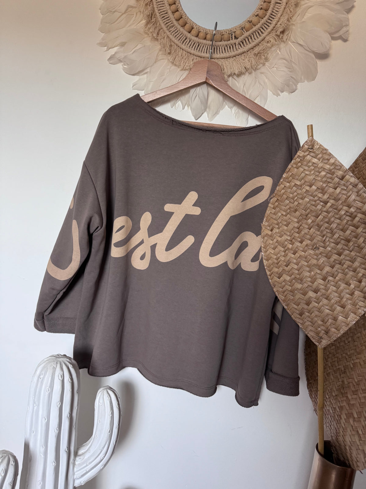 Sweat-shirt c’est la vie taupe