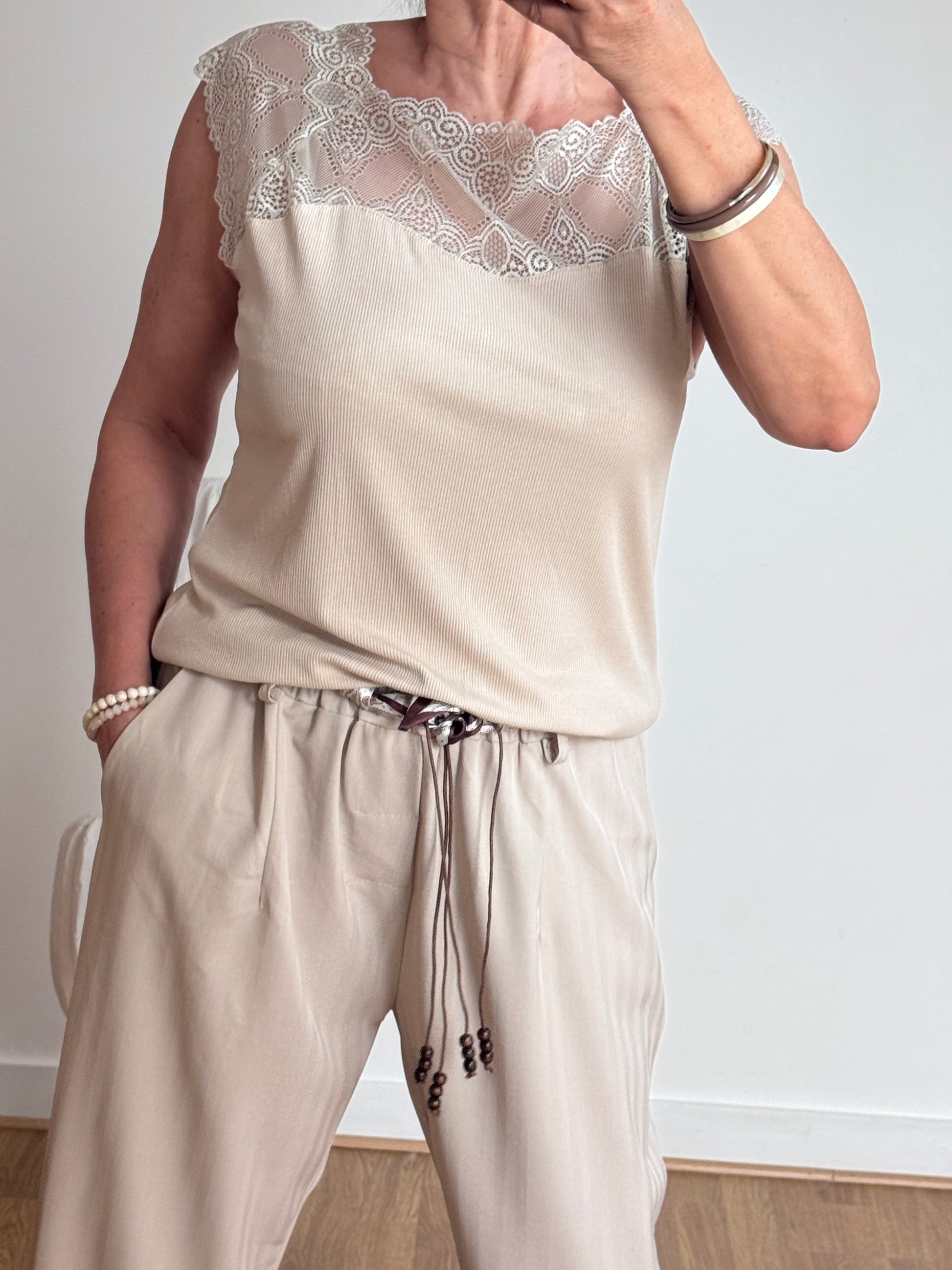 Top dentelle beige