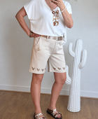 Short confortable beige
