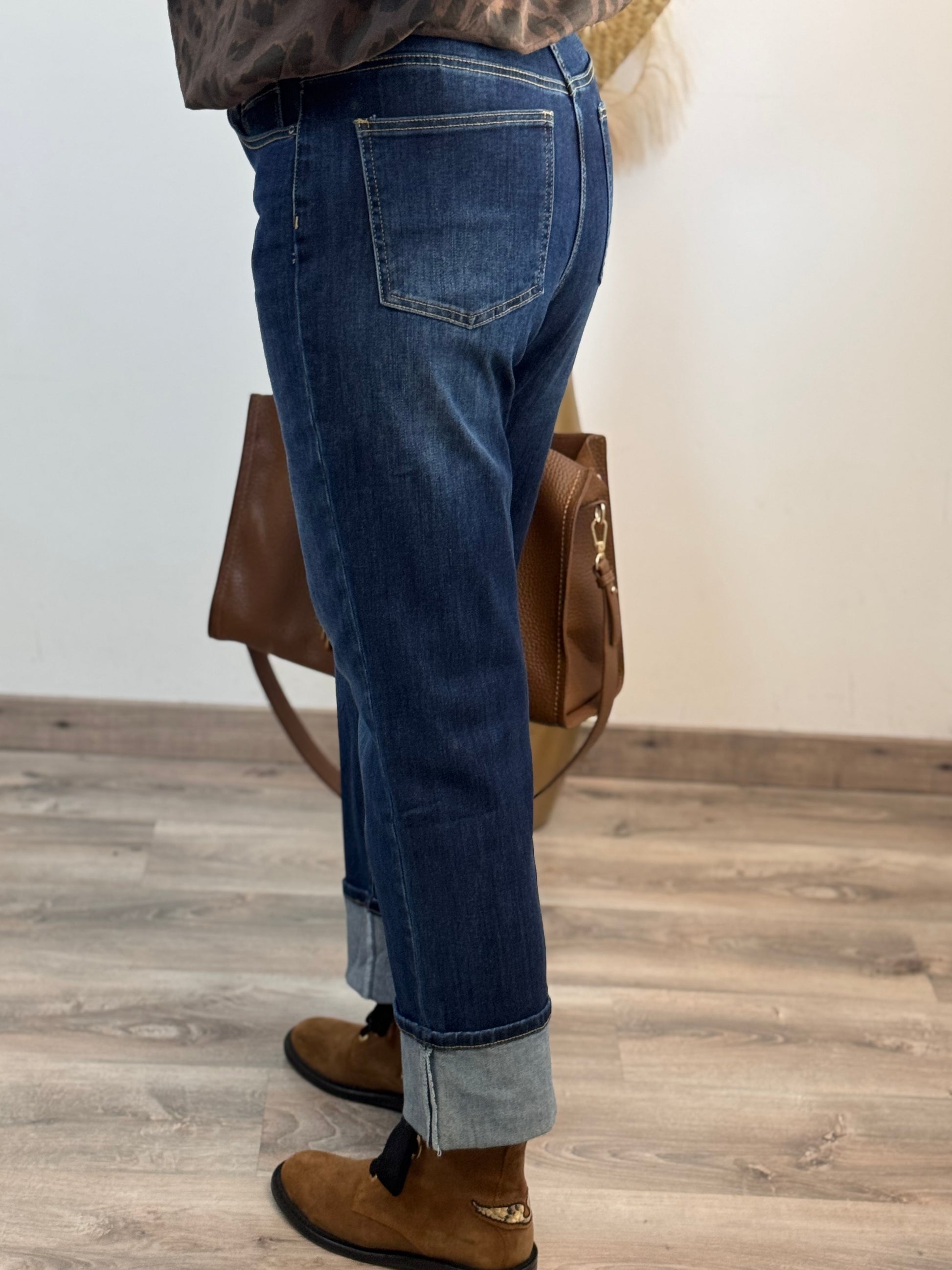 Jeans droit bleu brut cuffed avec revers