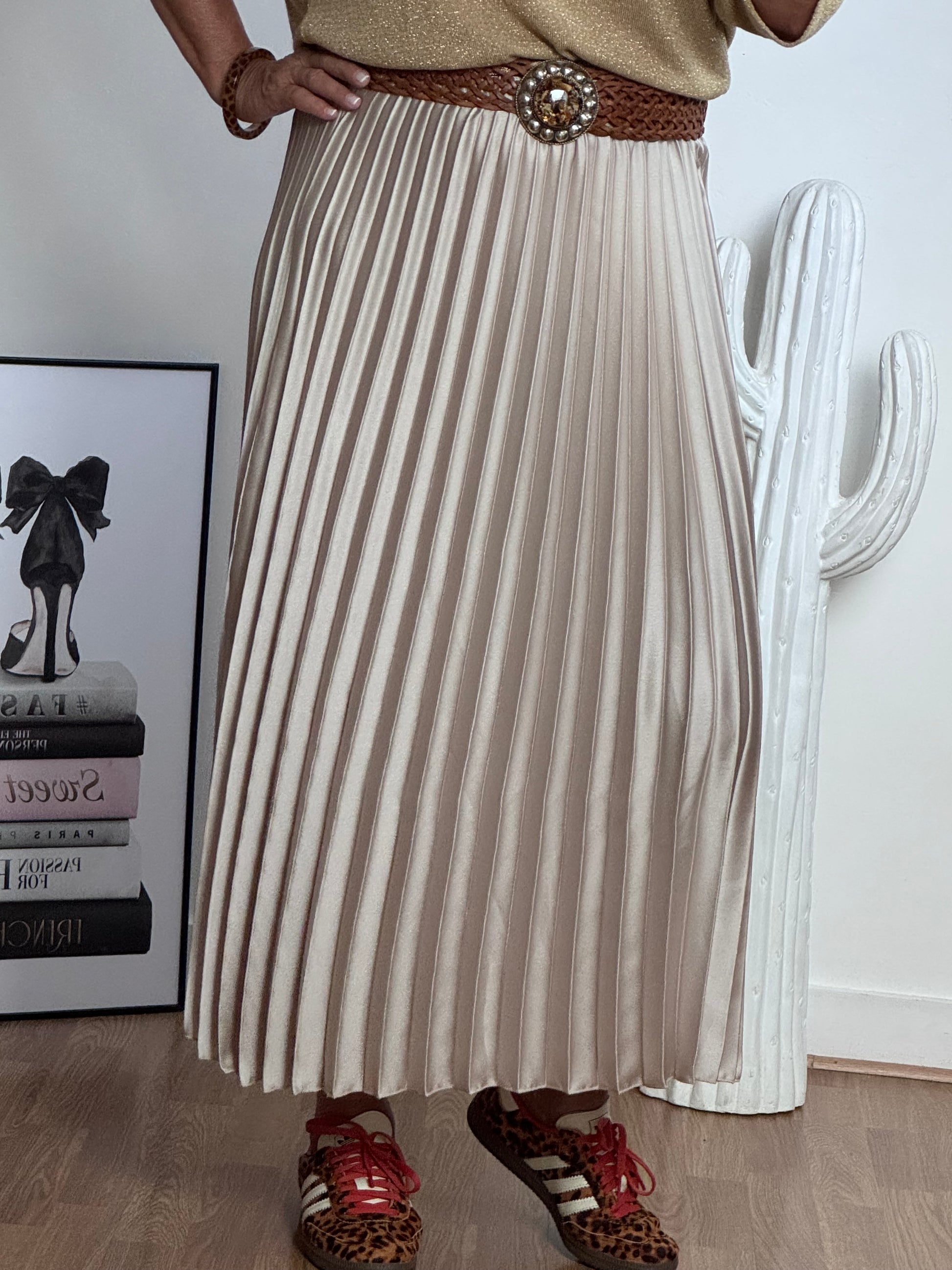 Jupe plissée beige dorée