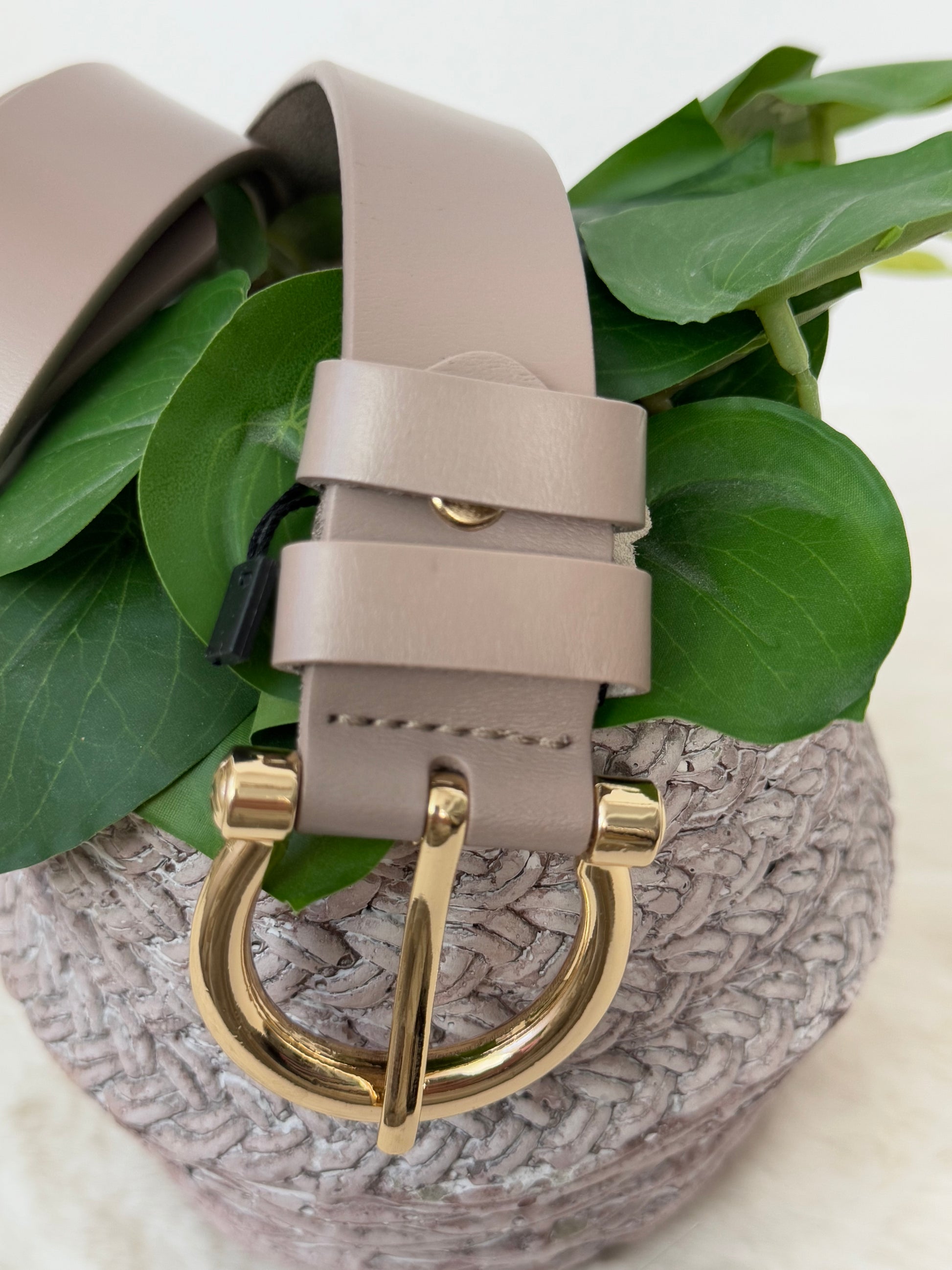 Ceinture en cuir beige taupe boucle dorée