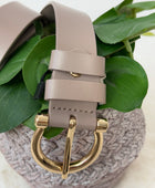 Ceinture en cuir beige taupe boucle dorée