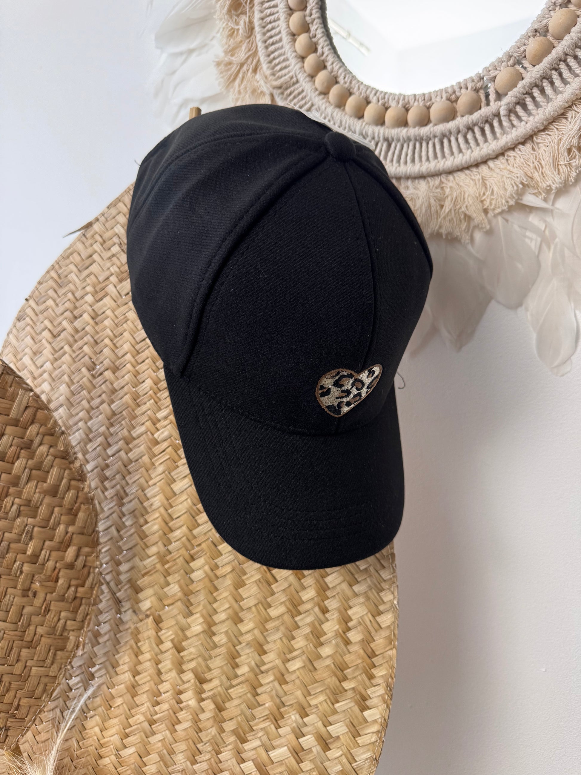 Casquette love noire