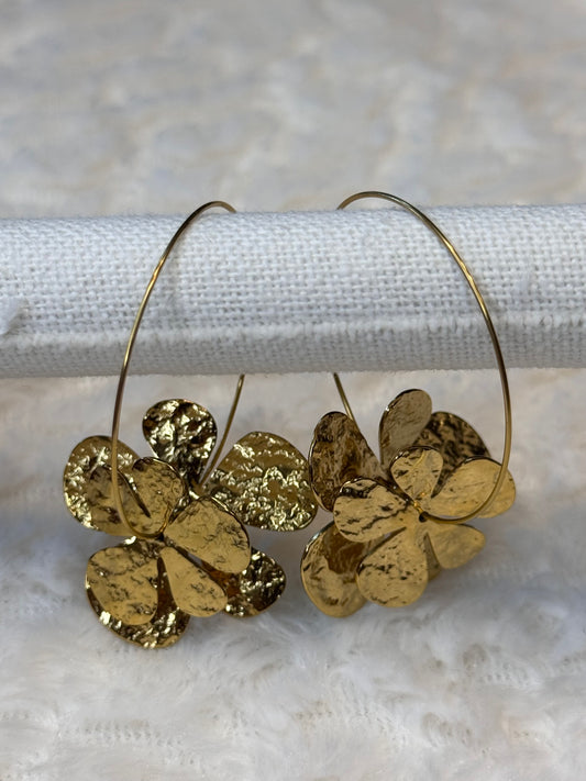 Boucle d’oreille trèfles dorés