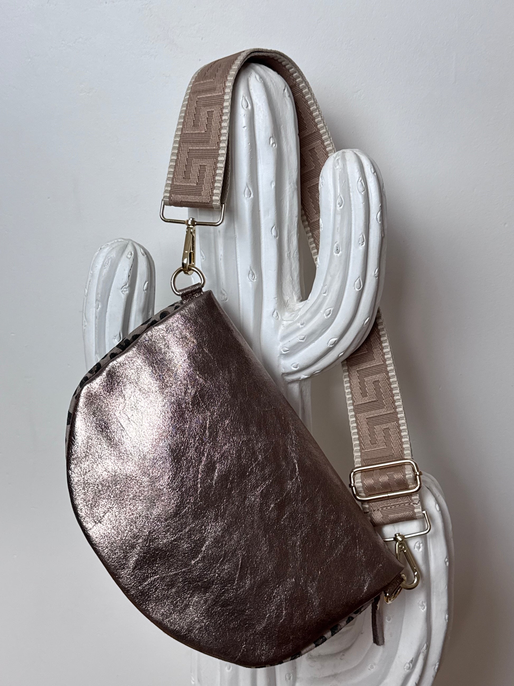 Sac banane cuir véritable Léo et irisé bronze + 2 sangles