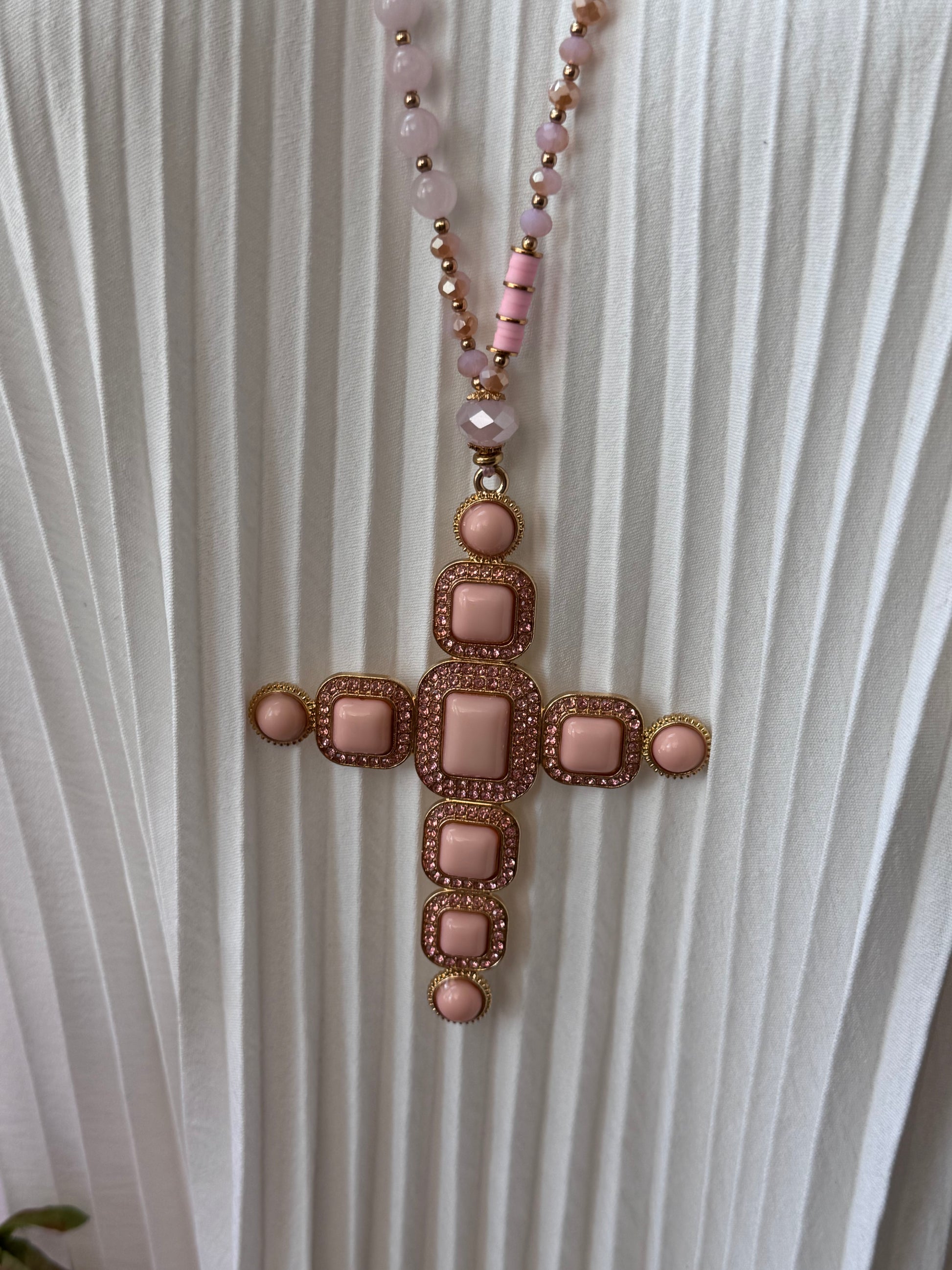 Pendentif croix rose pâle