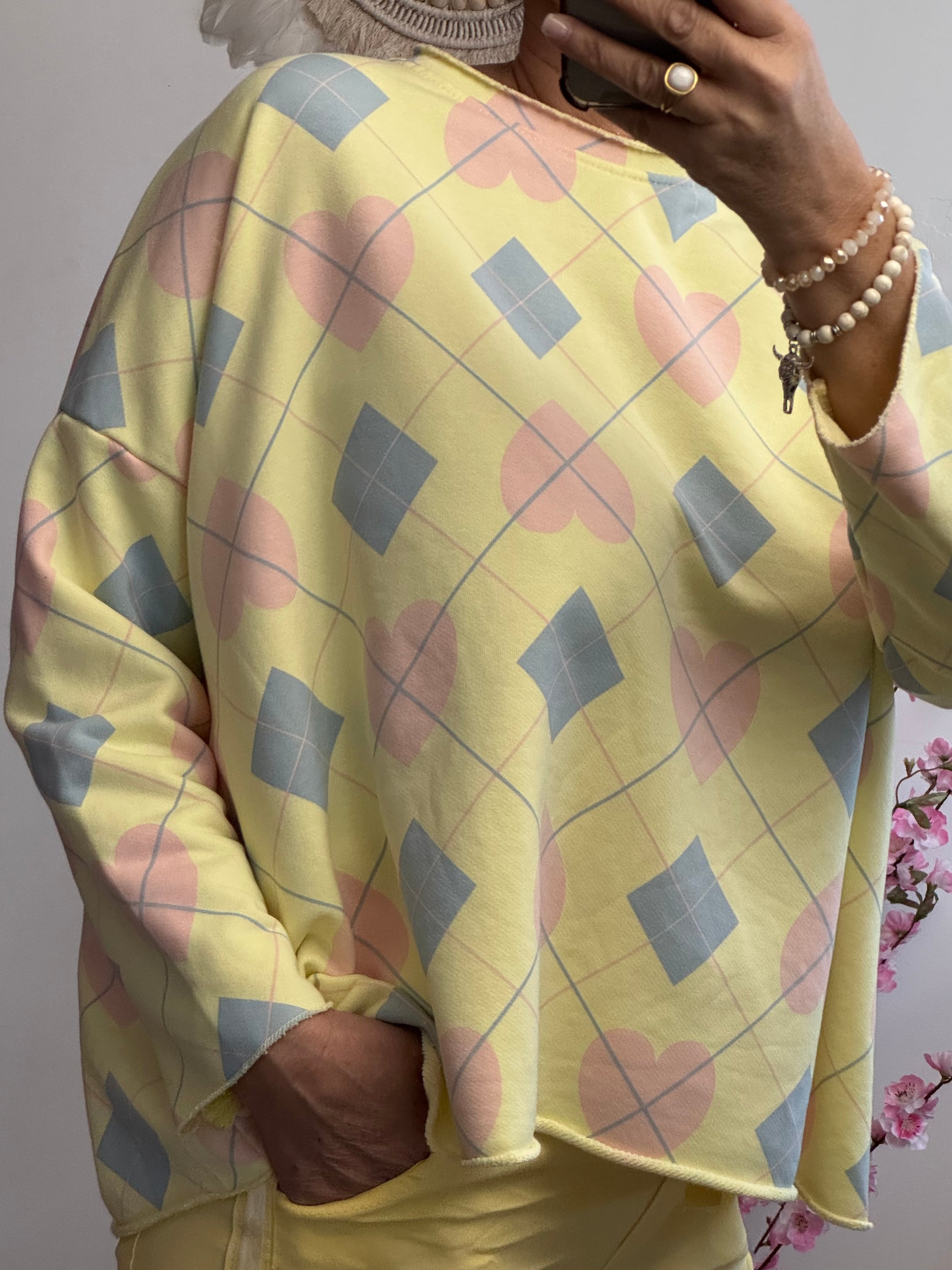 Sweat-shirt jacquard et cœur jaune