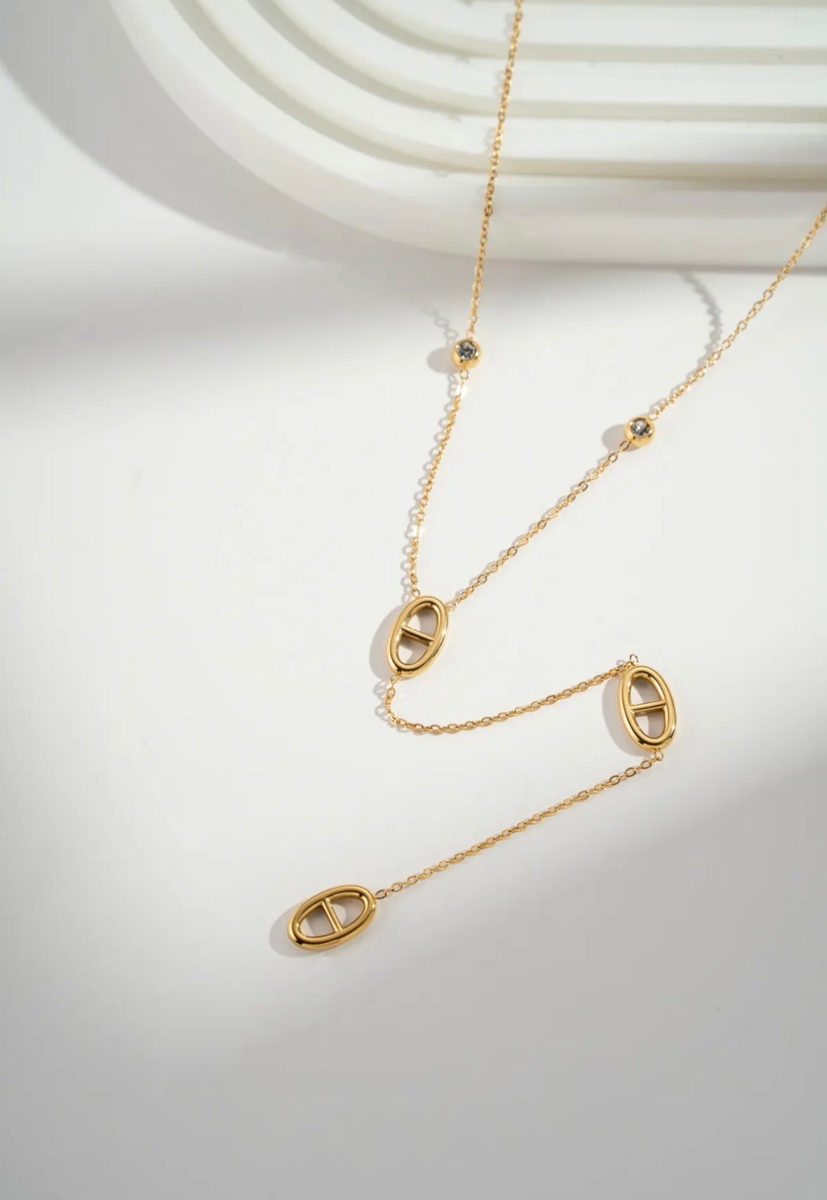 Collier Doré Motif
Ovale Pierres