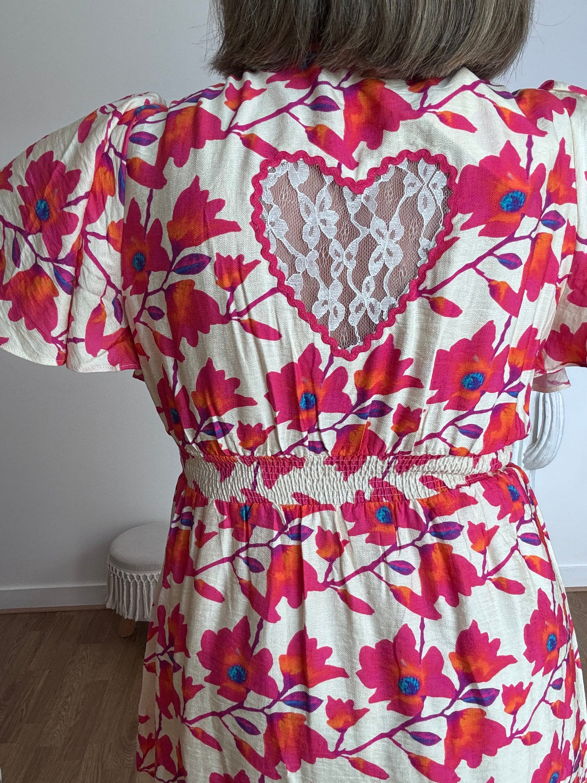 Robe iris dos cœur dentelle