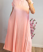 Robe longue plissée rose