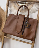 Sac camel Côme avec sa pochette et ses grigris