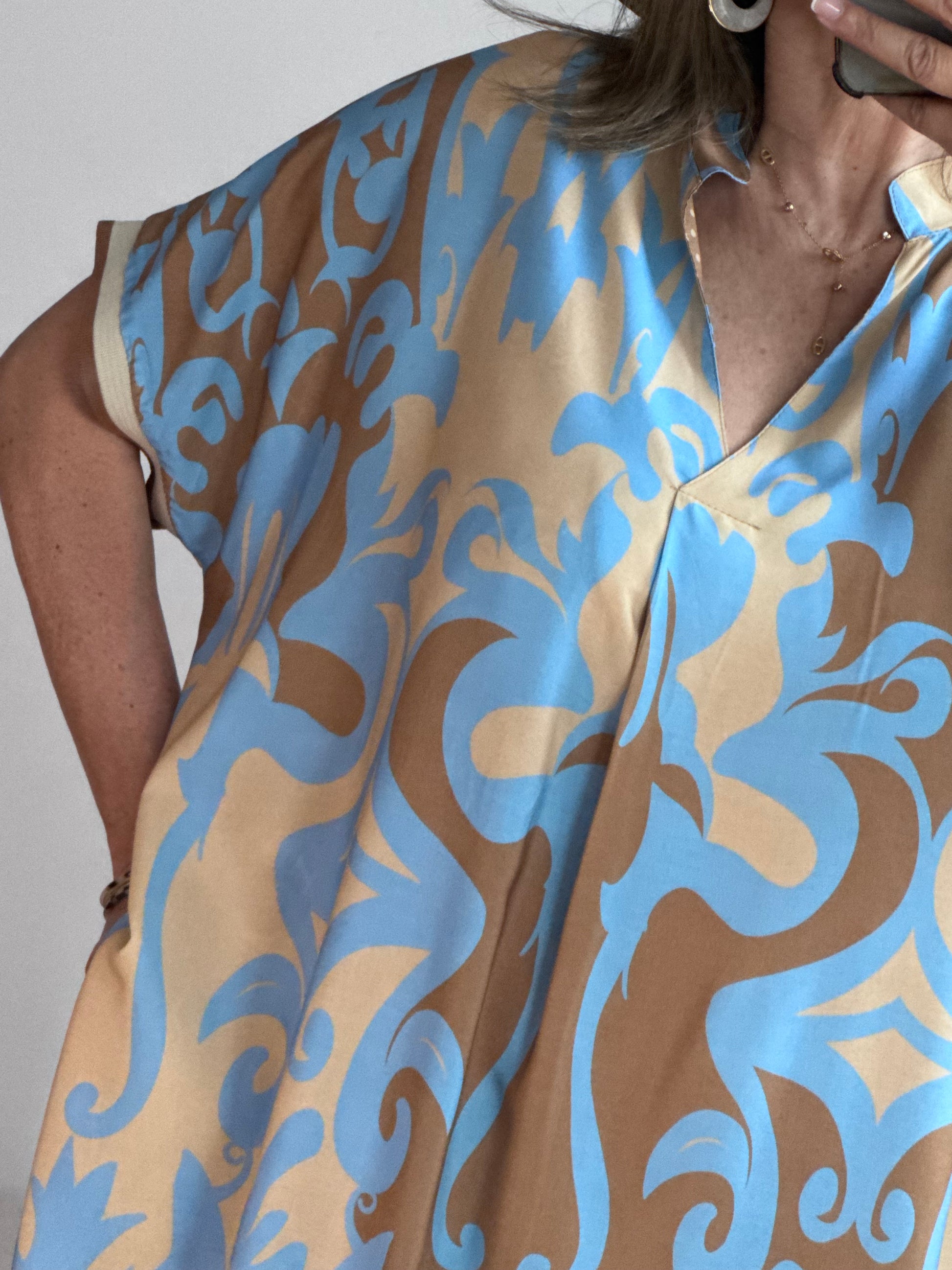 Robe fluide arabesque bleu ciel TU 40/48