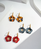 Boucle d’oreille fleur pétale