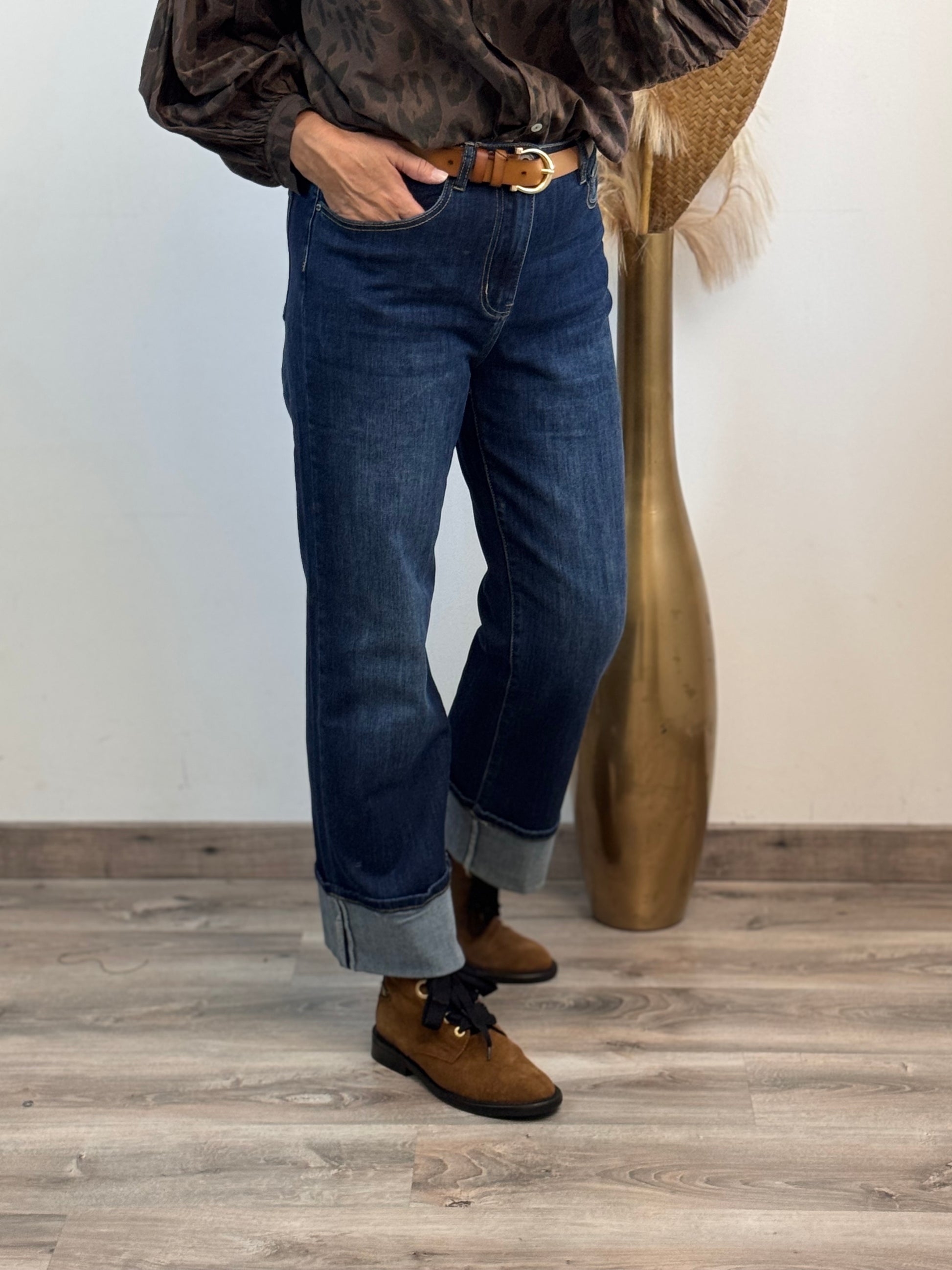 Jeans droit bleu brut cuffed avec revers