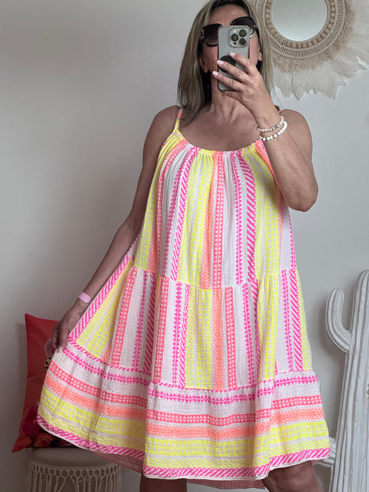 Robe d’été fond blanc