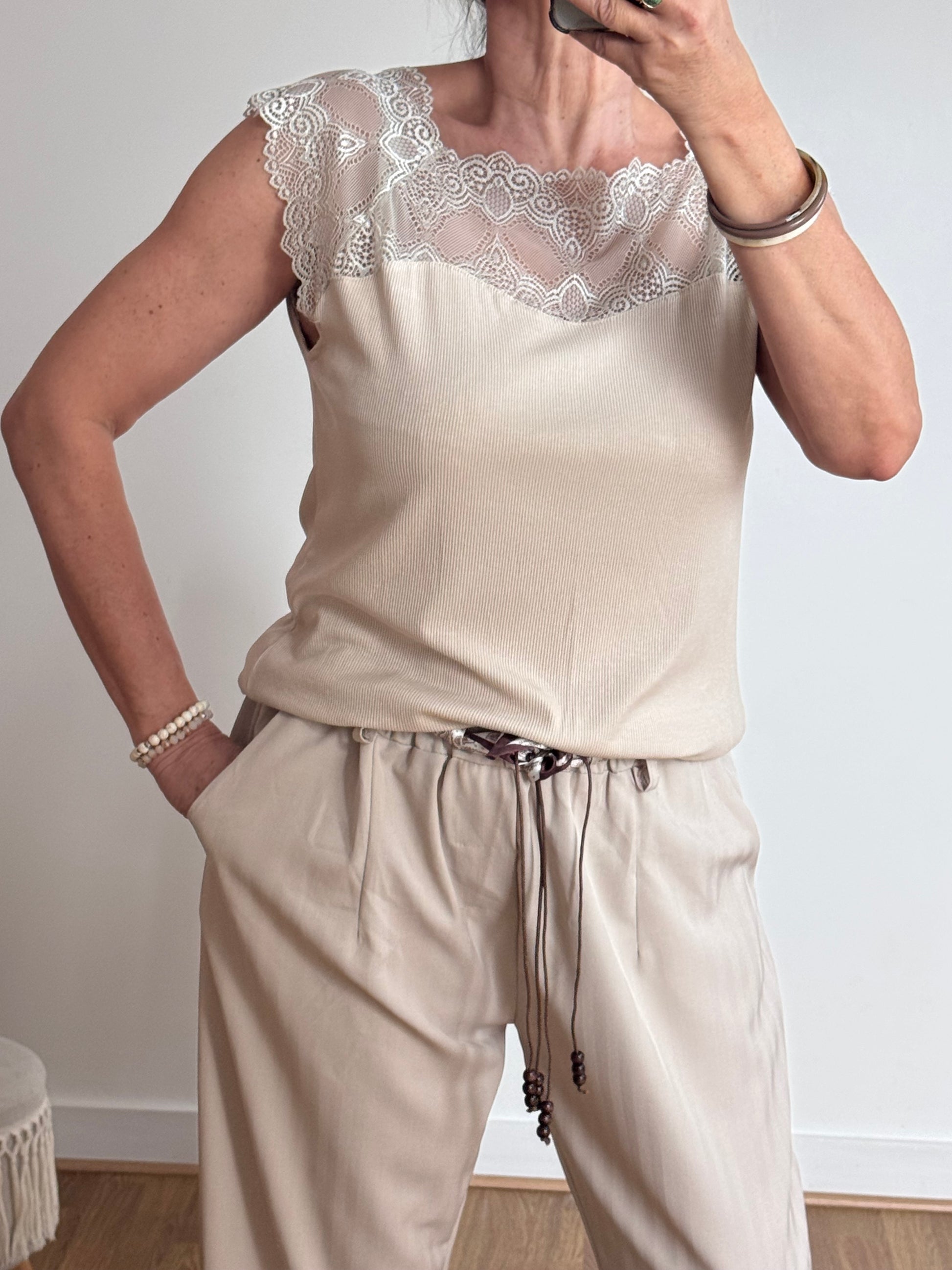 Top dentelle beige
