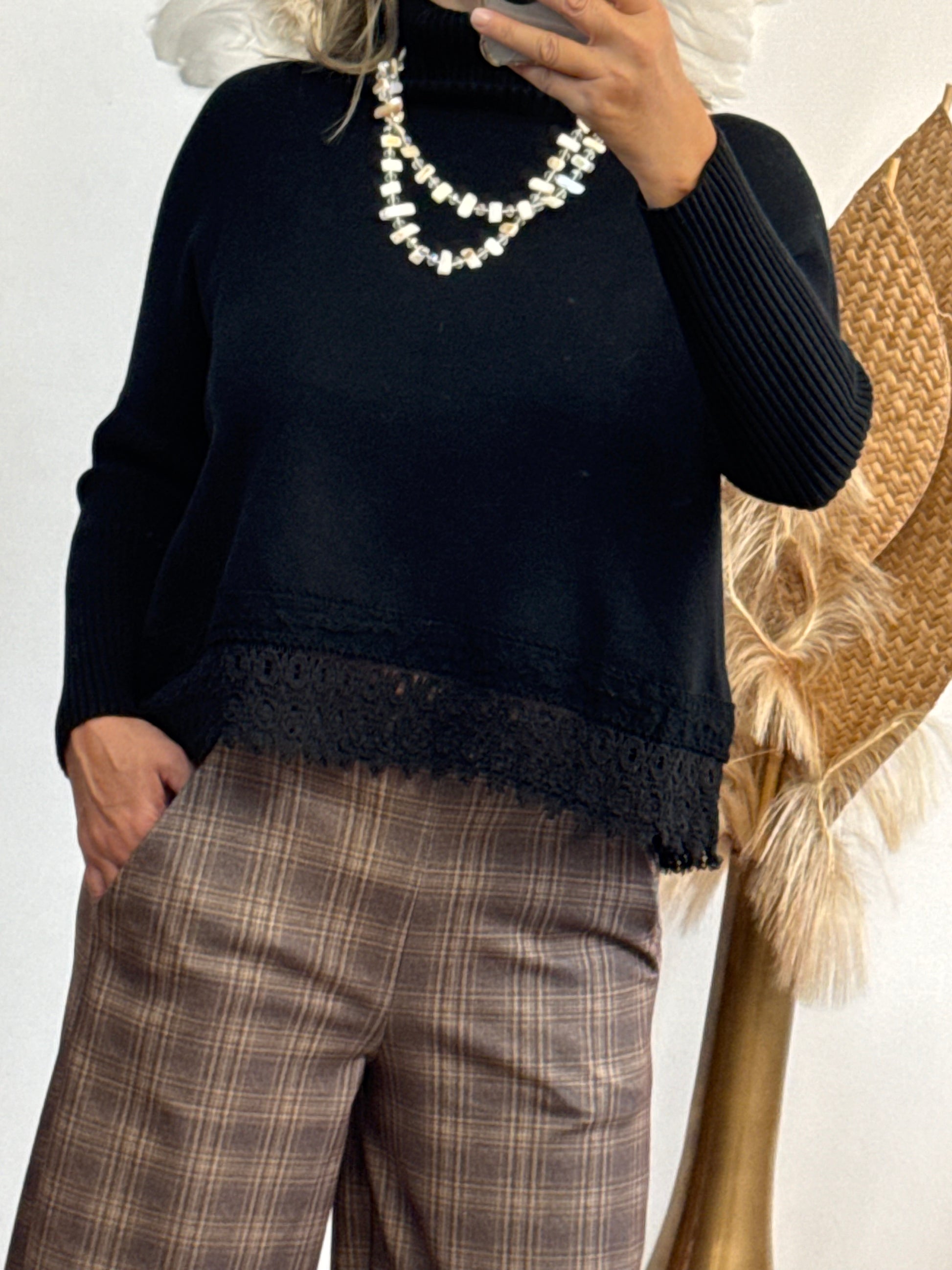 Pull noir broderie TU 38/44